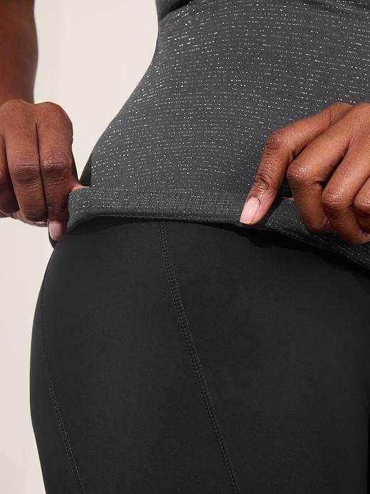 Momentum Seamless Tank Product Image