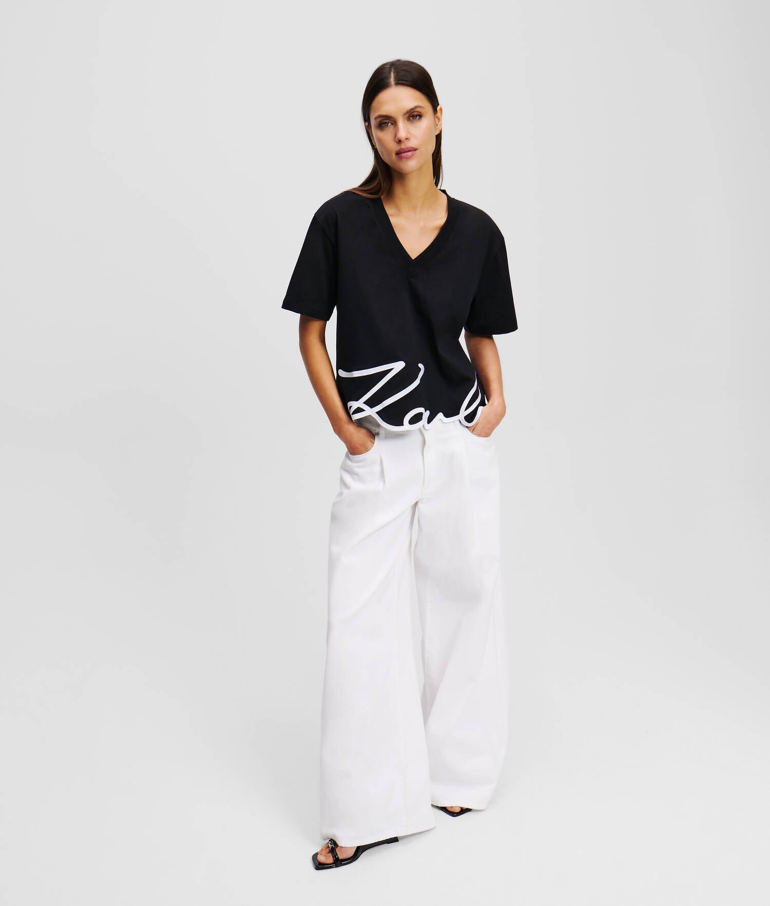 KARL SIGNATURE V-NECK T-SHIRT Product Image