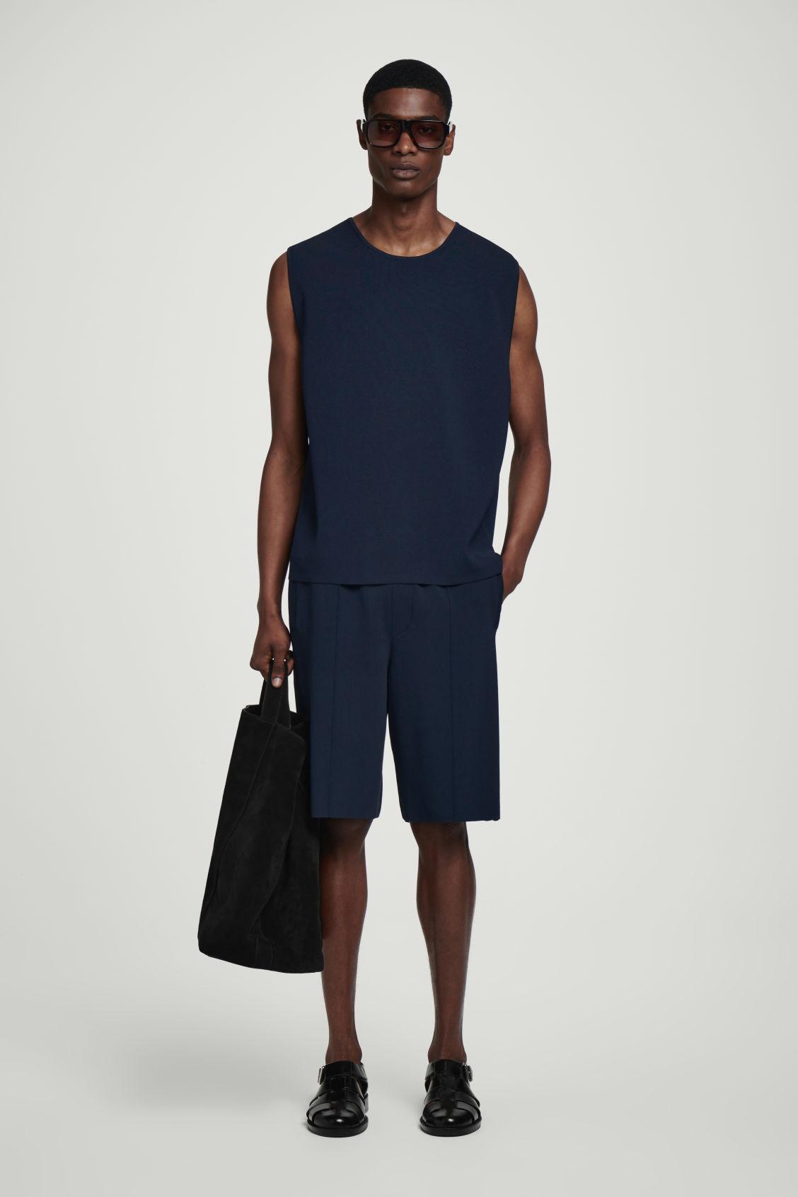ELASTICATED KNITTED SHORTS Product Image