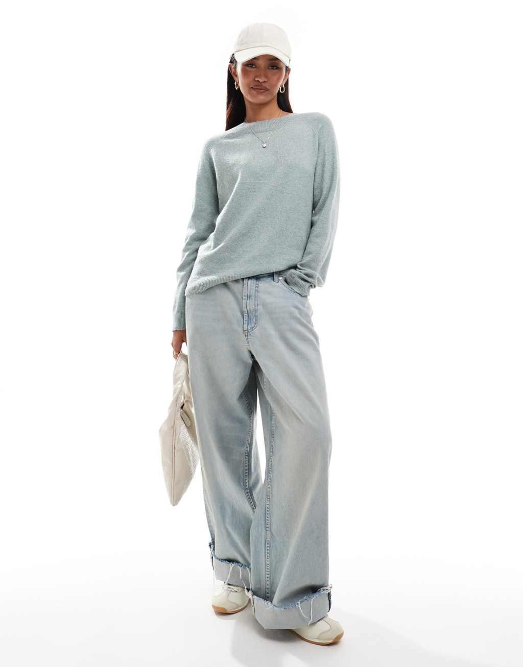 ONLY crew neck knitted sweater in chinois green melange Product Image