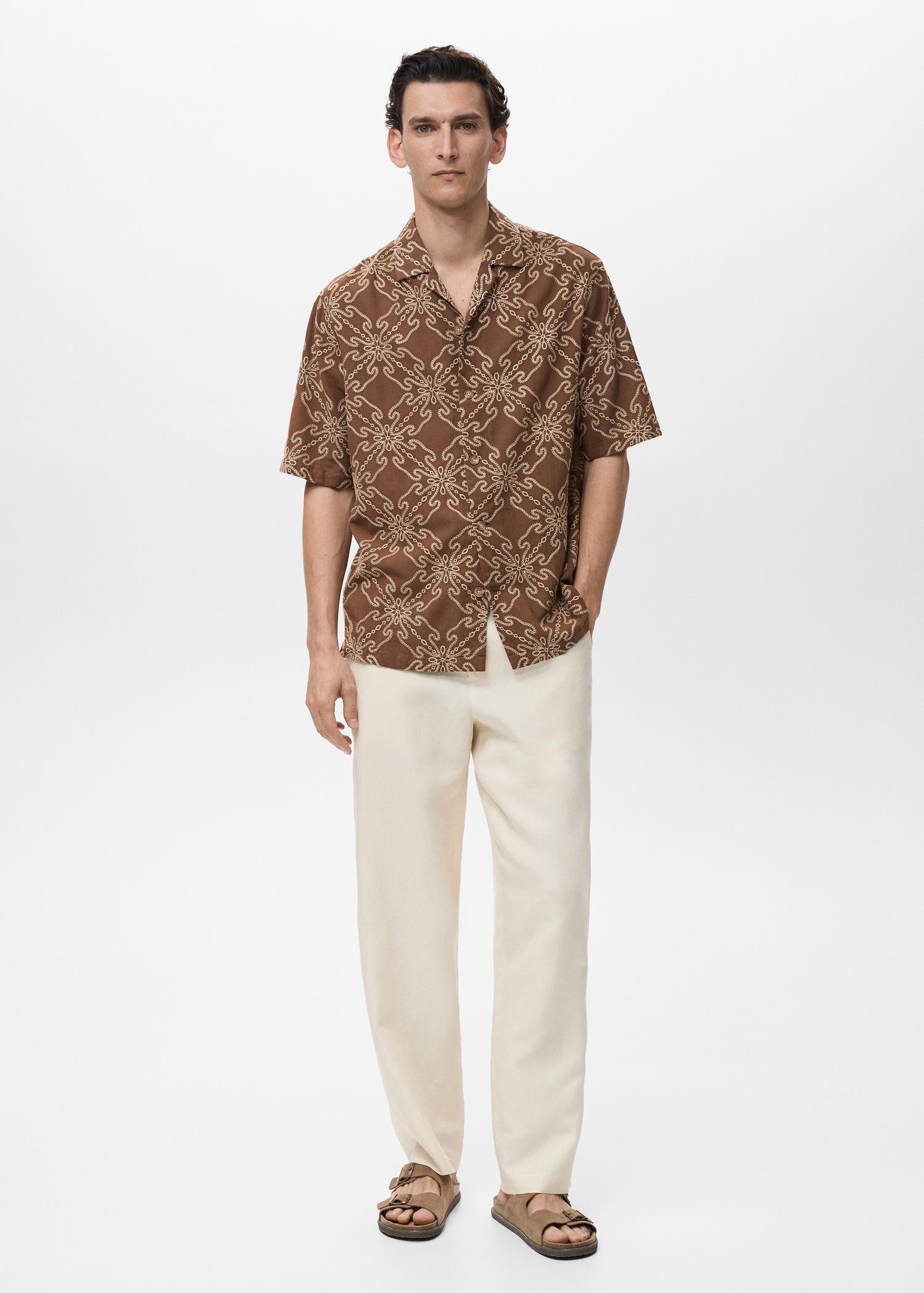 Short-sleeved embroidered shirt - Men | MANGO USA Product Image