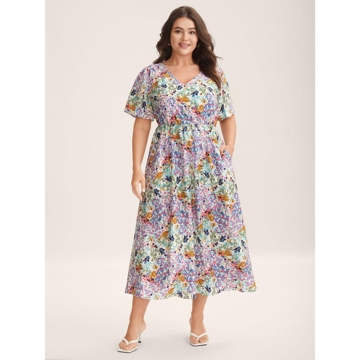 Plus Size Floral Print Cinched-Waist Pockets Midi Dress Mediumblue Women V-neck Short sleeve Curvy BloomChic 30/6X Product Image