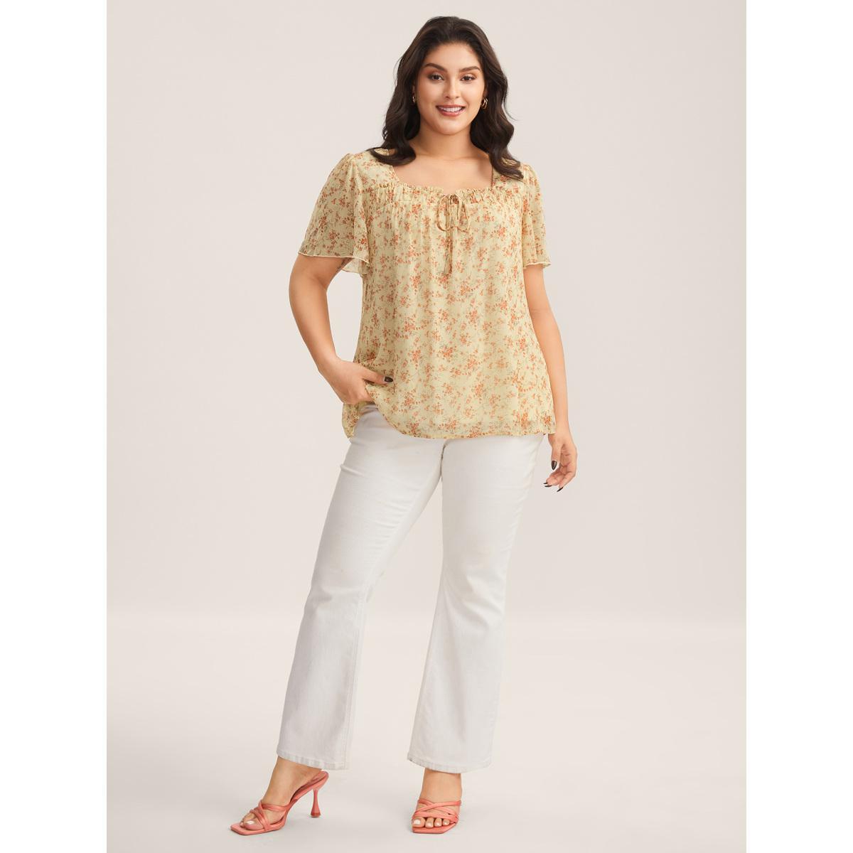 Plus Size Lightyellow Chiffon Floral Print Neck Tie Blouse Women Short sleeve Square Neck Everyday-Elegant Blouses BloomChic 26/4X Product Image