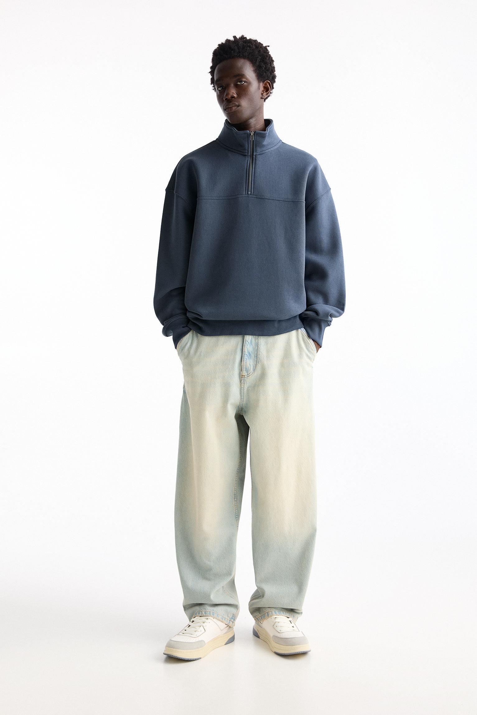 Quarter-zip sweatshirt Product Image