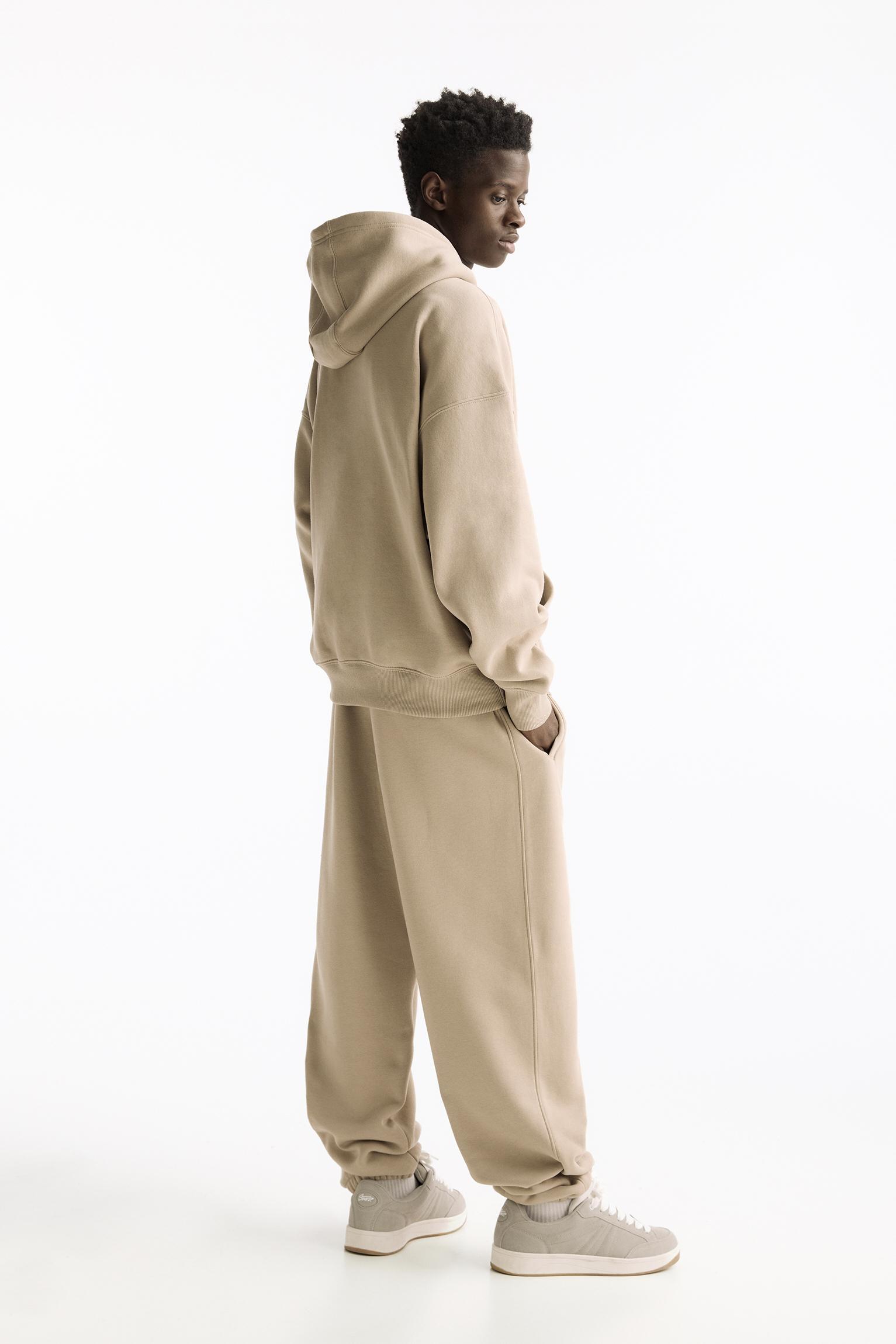 Hoodie and tracksuit sweatpants pack Product Image