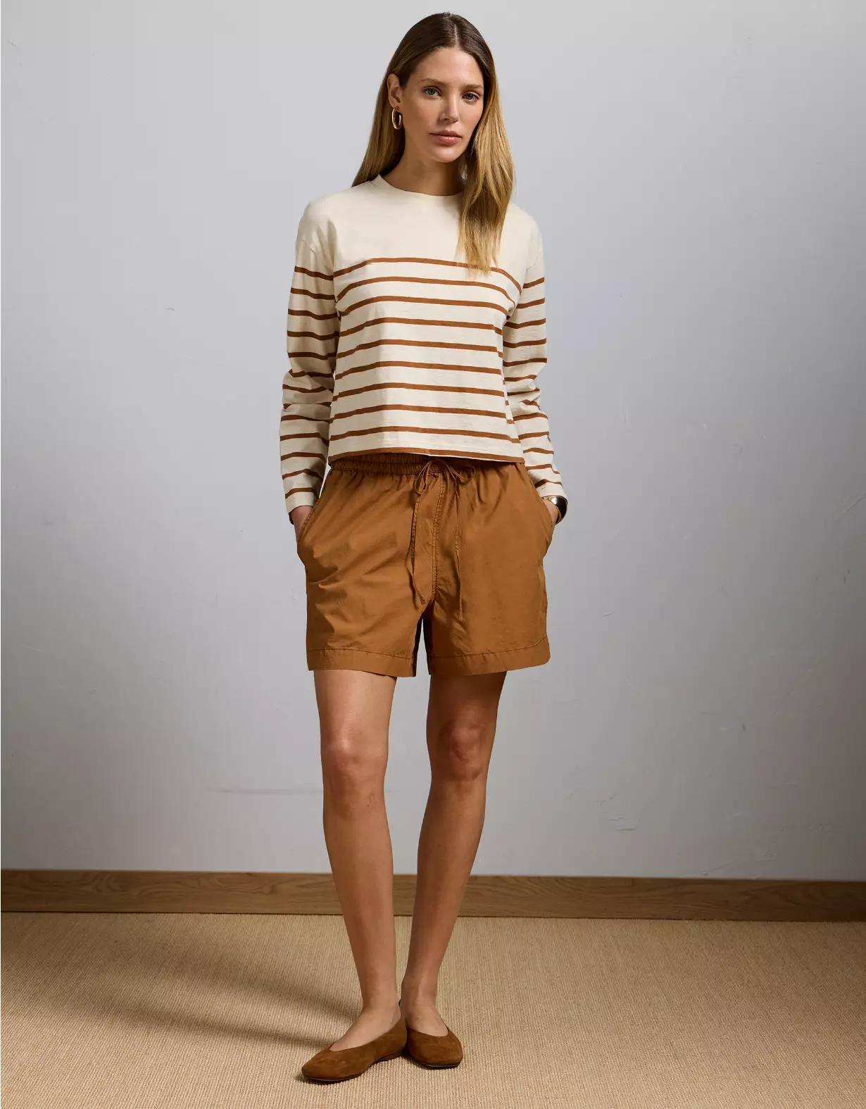 AE77 Premium Boxy Long-Sleeve T-Shirt Product Image