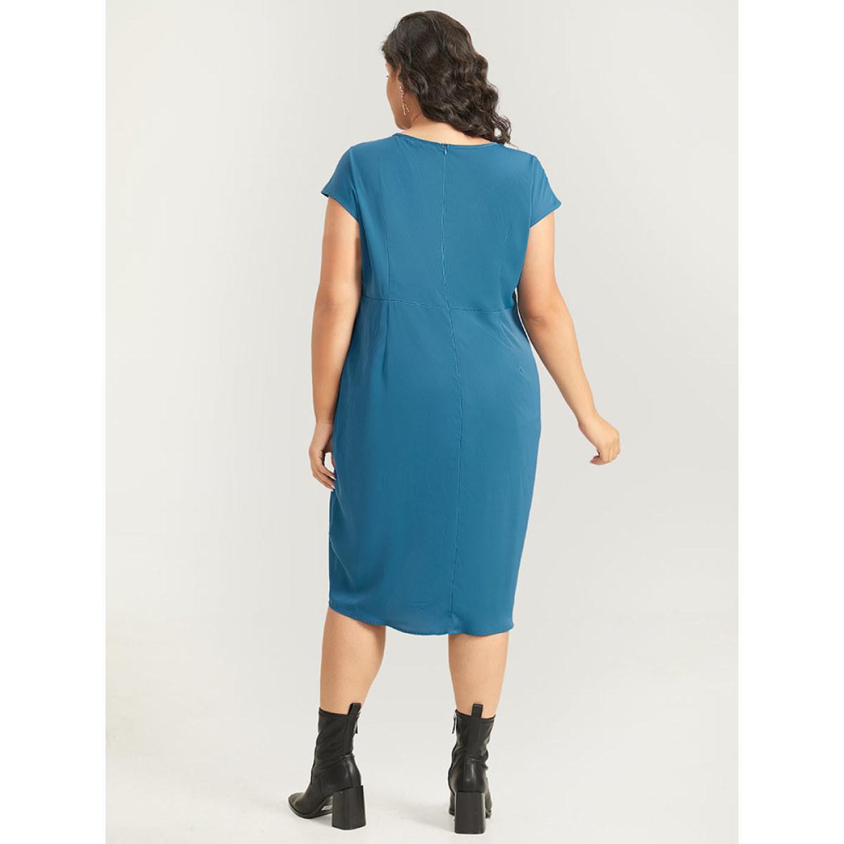 Plus Size Halloween Plain Knot Hooded V Neck Ties Wrap Hem Dress Aegean Women Elegant Wrap V-neck Sleeveless Curvy Midi Dress BloomChic 30/6X Product Image
