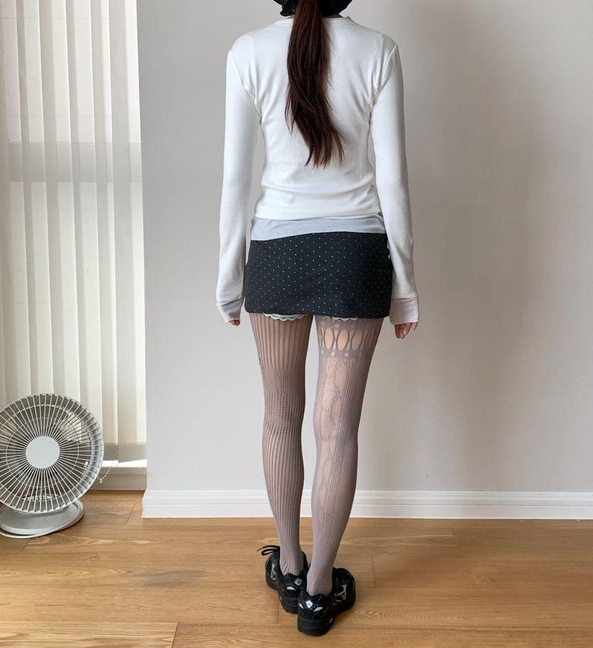 Long-Sleeve Round Neck Plain Cutout Twisted Slim Fit Crop T-Shirt Product Image
