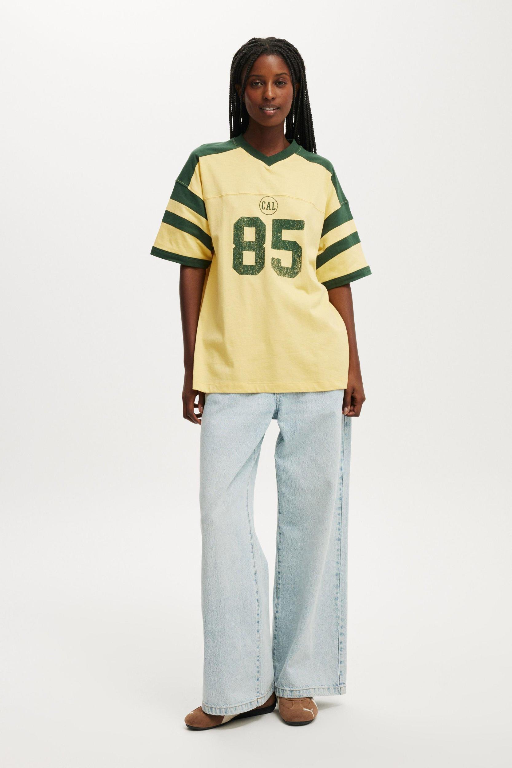 Cotton On Women - V Neck Retro Graphic Boxy Tee - 85/dandelion Product Image
