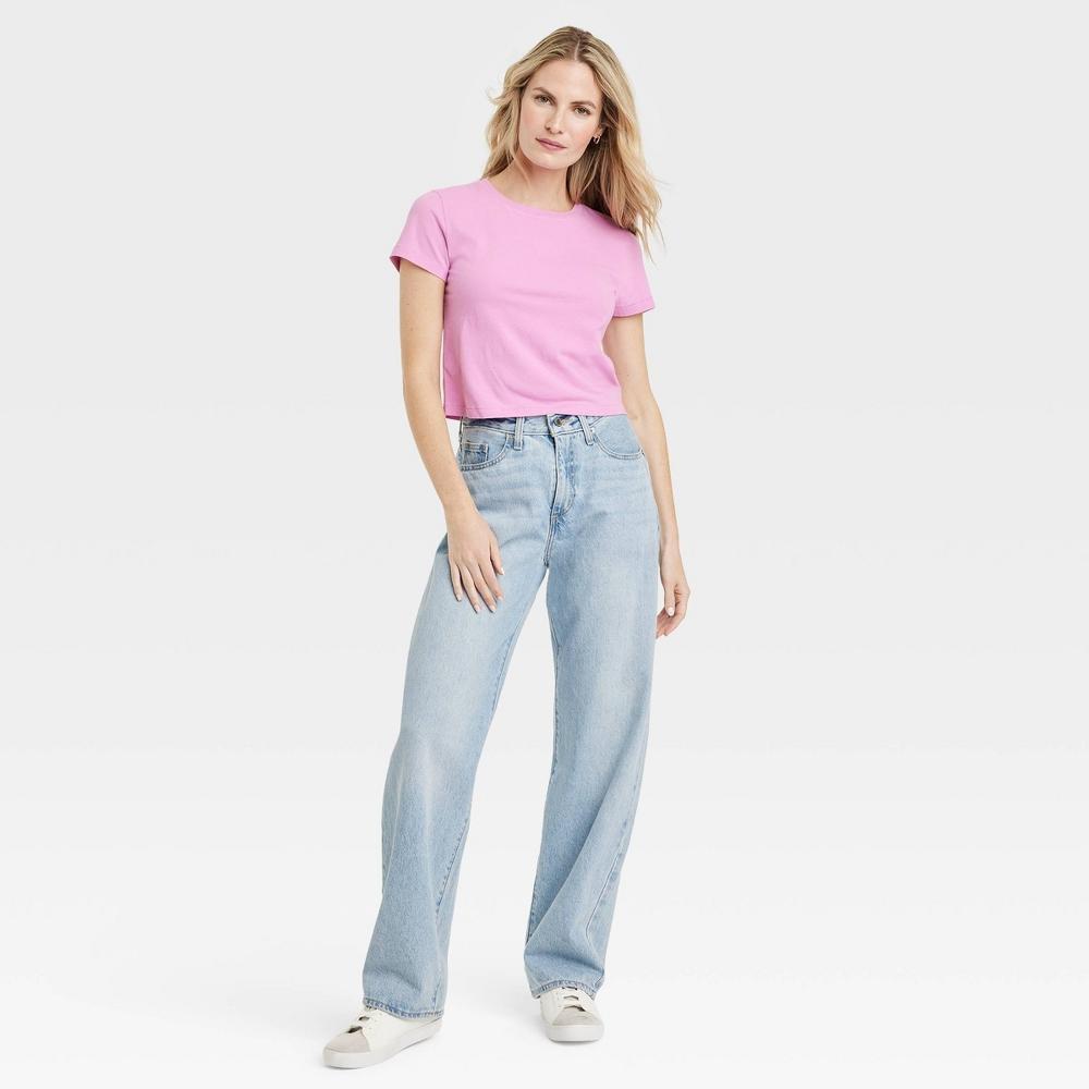 Womens Shrunken Short Sleeve T-Shirt - Universal Thread XS Product Image