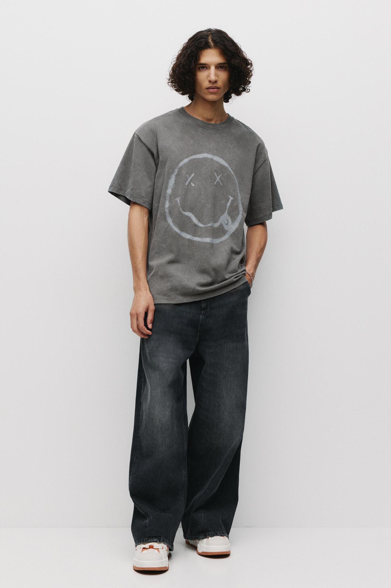 Nirvana Smiley T-shirt Product Image