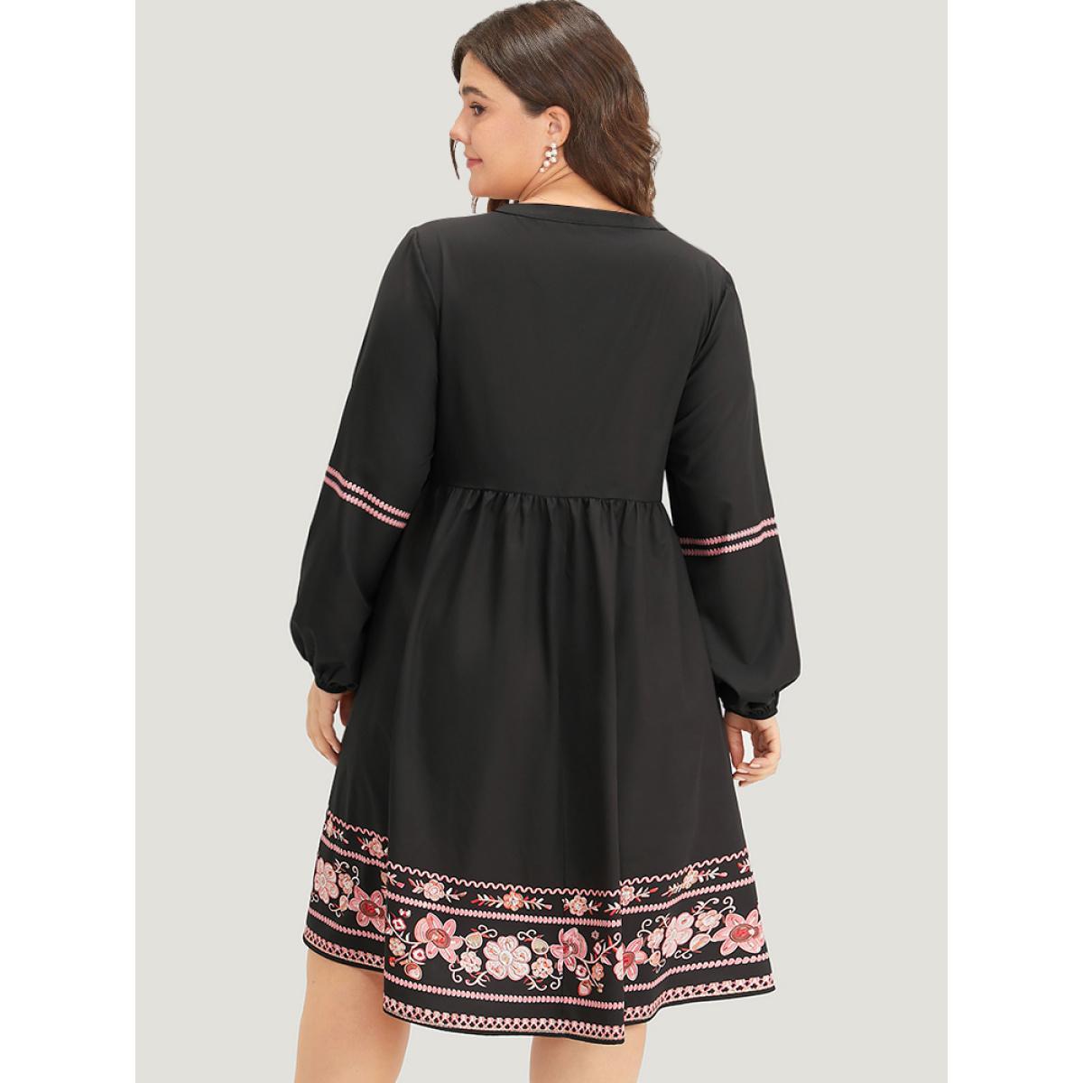 Plus Size Bandana Print Lantern Sleeve Pocket Dress Black Women Resort Elastic cuffs Round Neck Long Sleeve Curvy Knee Dress BloomChic 28/5X Product Image
