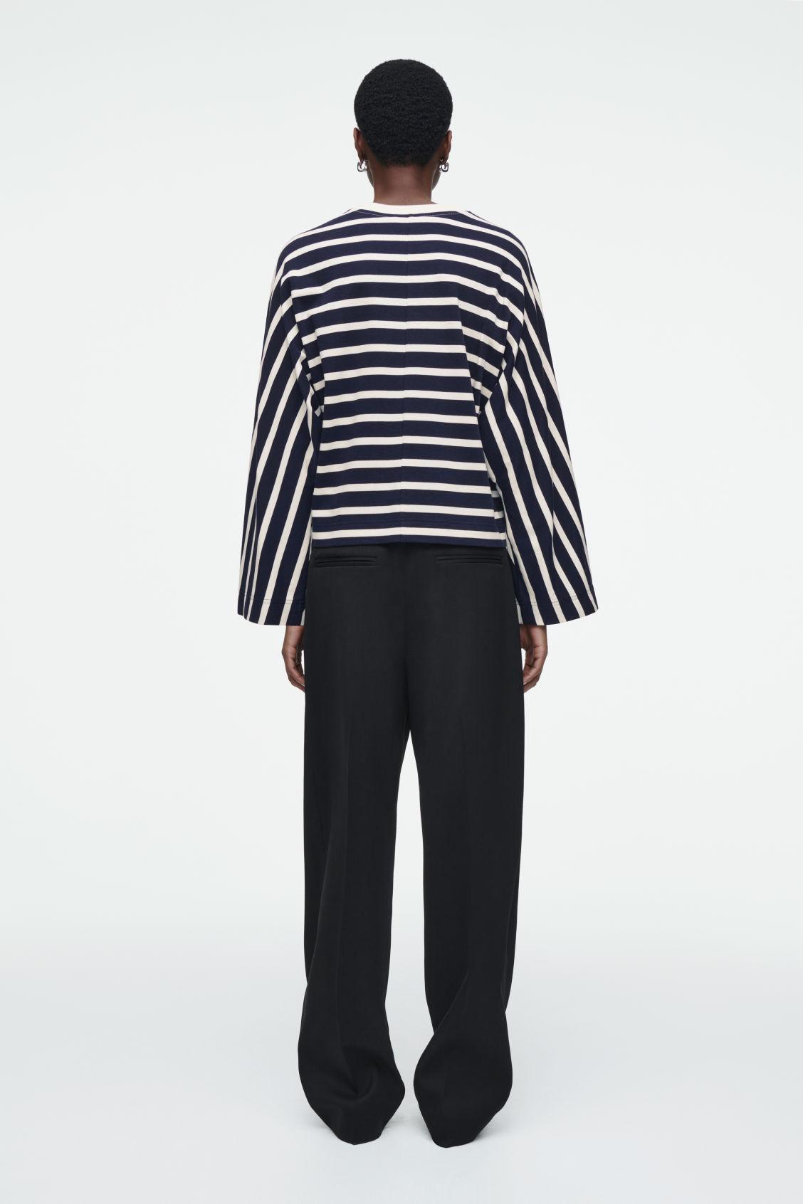 BOXY LONG-SLEEVED T-SHIRT Product Image