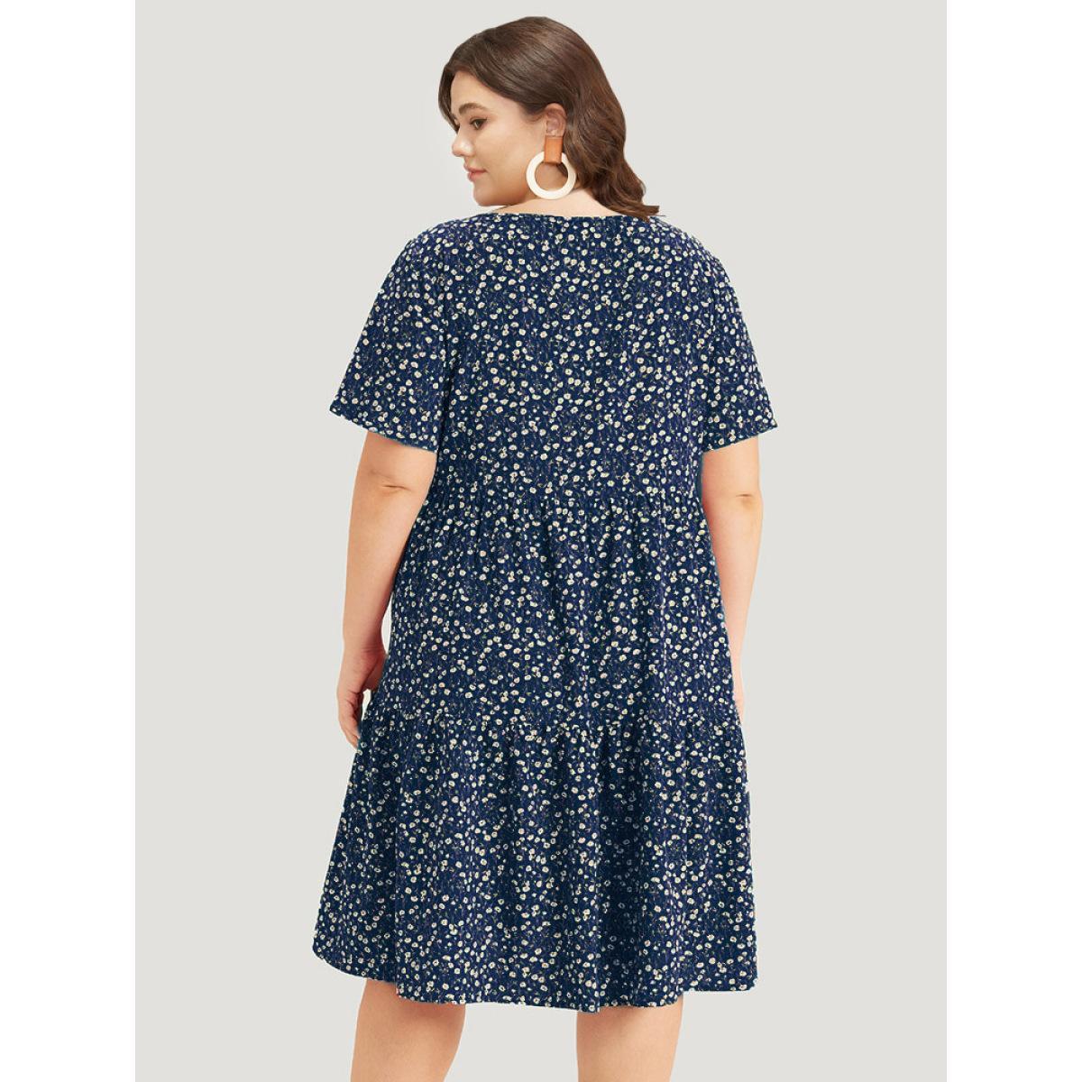 Plus Size Ditsy Floral Pocket Layered Patchwork Crew Neck Dress DarkBlue Women Elegant Printed Round Neck Short sleeve Curvy Midi Dress BloomChic 28/5X Product Image