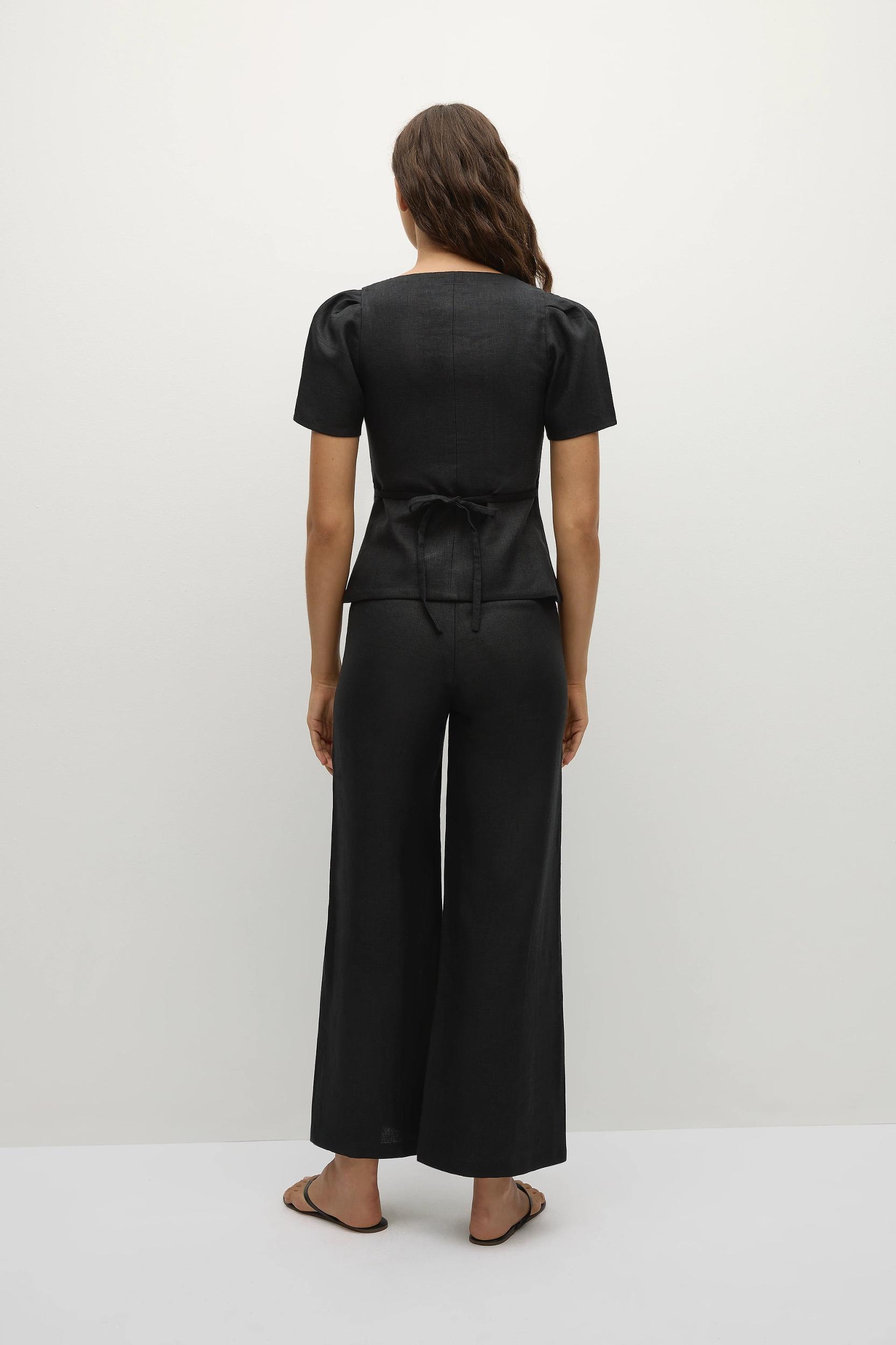 Audrey Vest Black Product Image