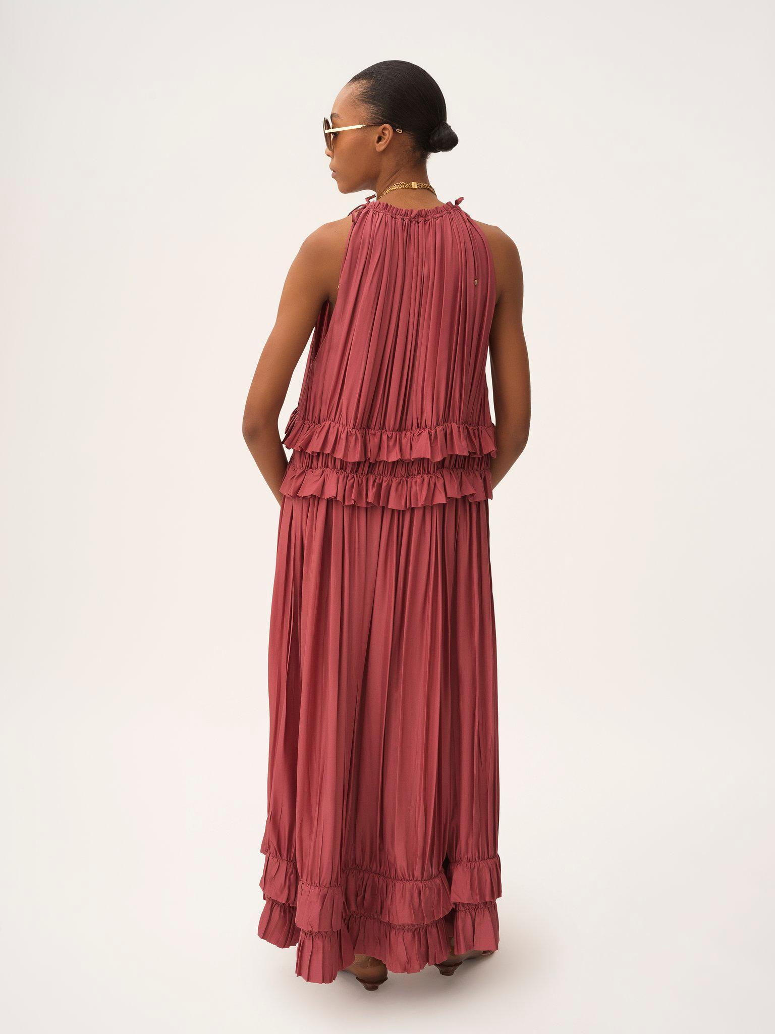 Sleeveless long dress in washed silk pongé Product Image