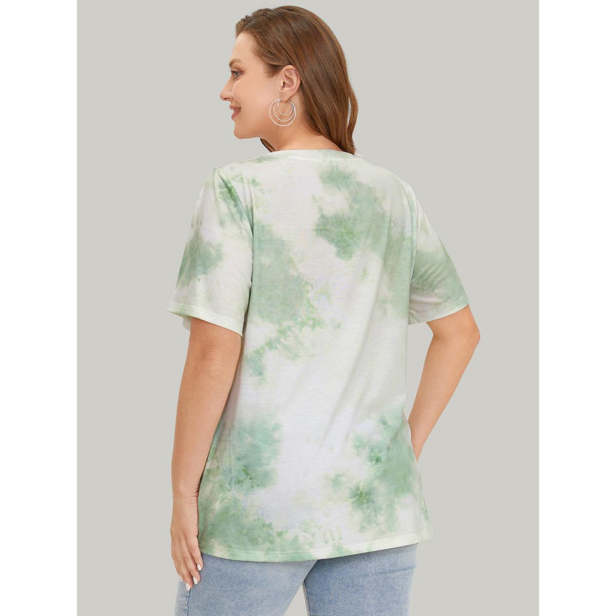 Plus Size Heart Print Crew Neck Tie Dye T-shirt Green Women Casual Heart Print Round Neck Dailywear T-shirts BloomChic 26/4X Product Image