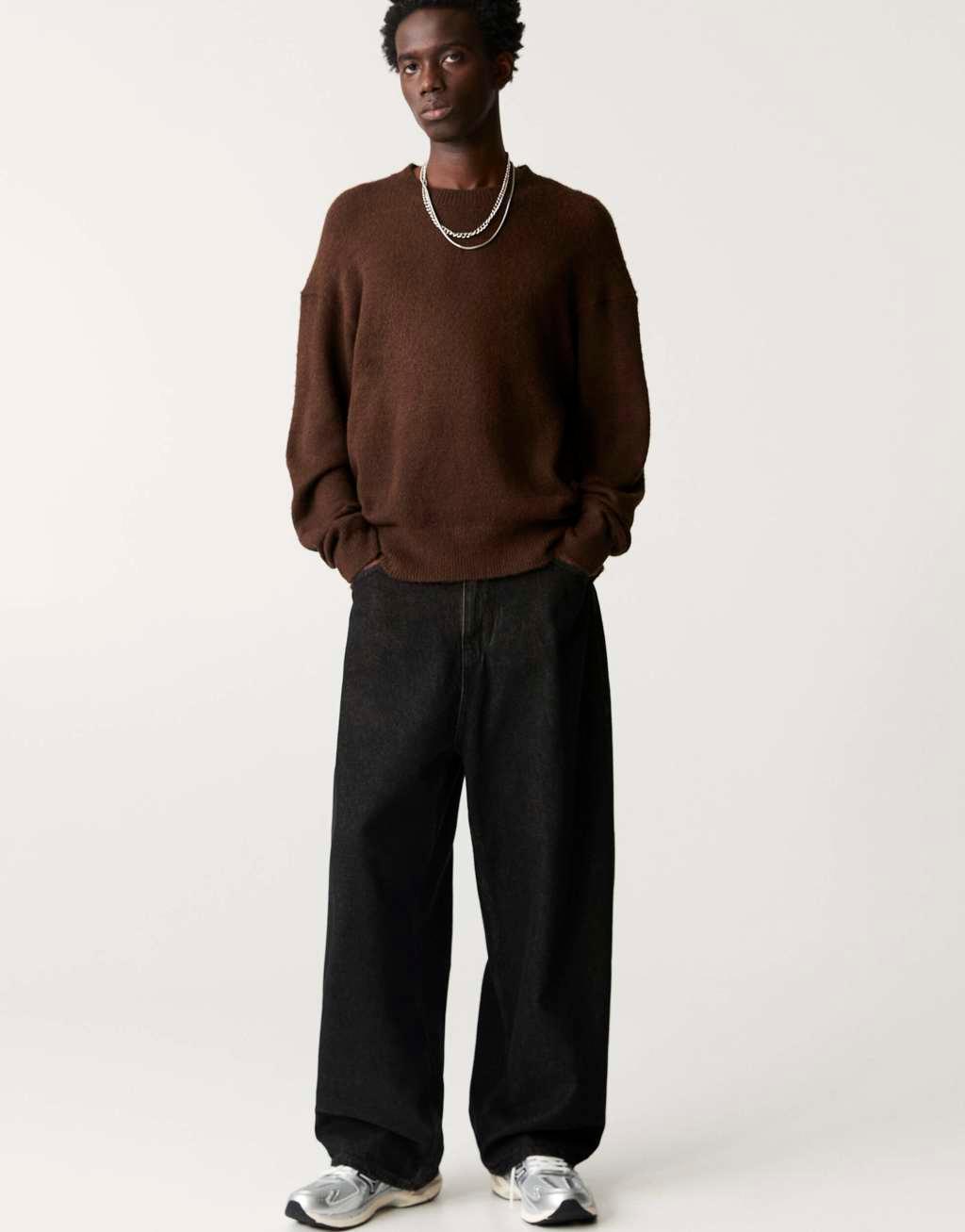 Pull&Bear fluffy knitted sweater in chocolate Product Image