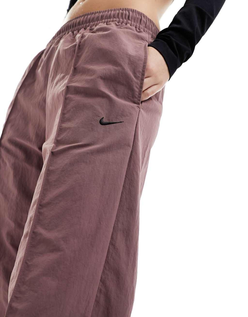 Nike Trend woven baggy parachute pants Product Image