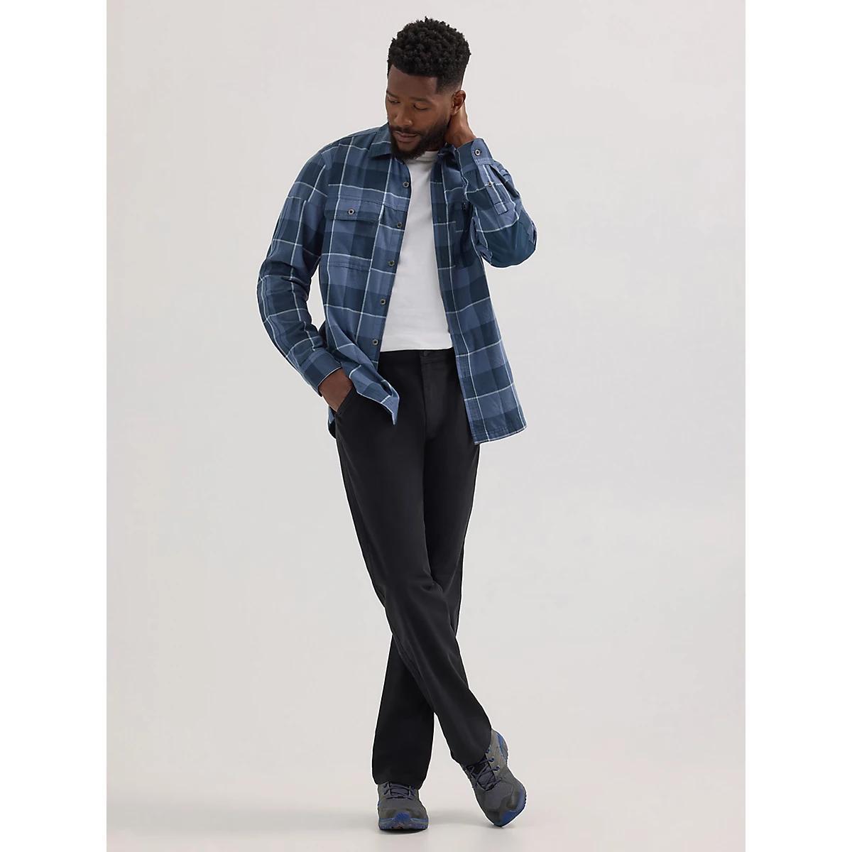 Men's Outdoor Chino Pant in Dark Shadow Product Image