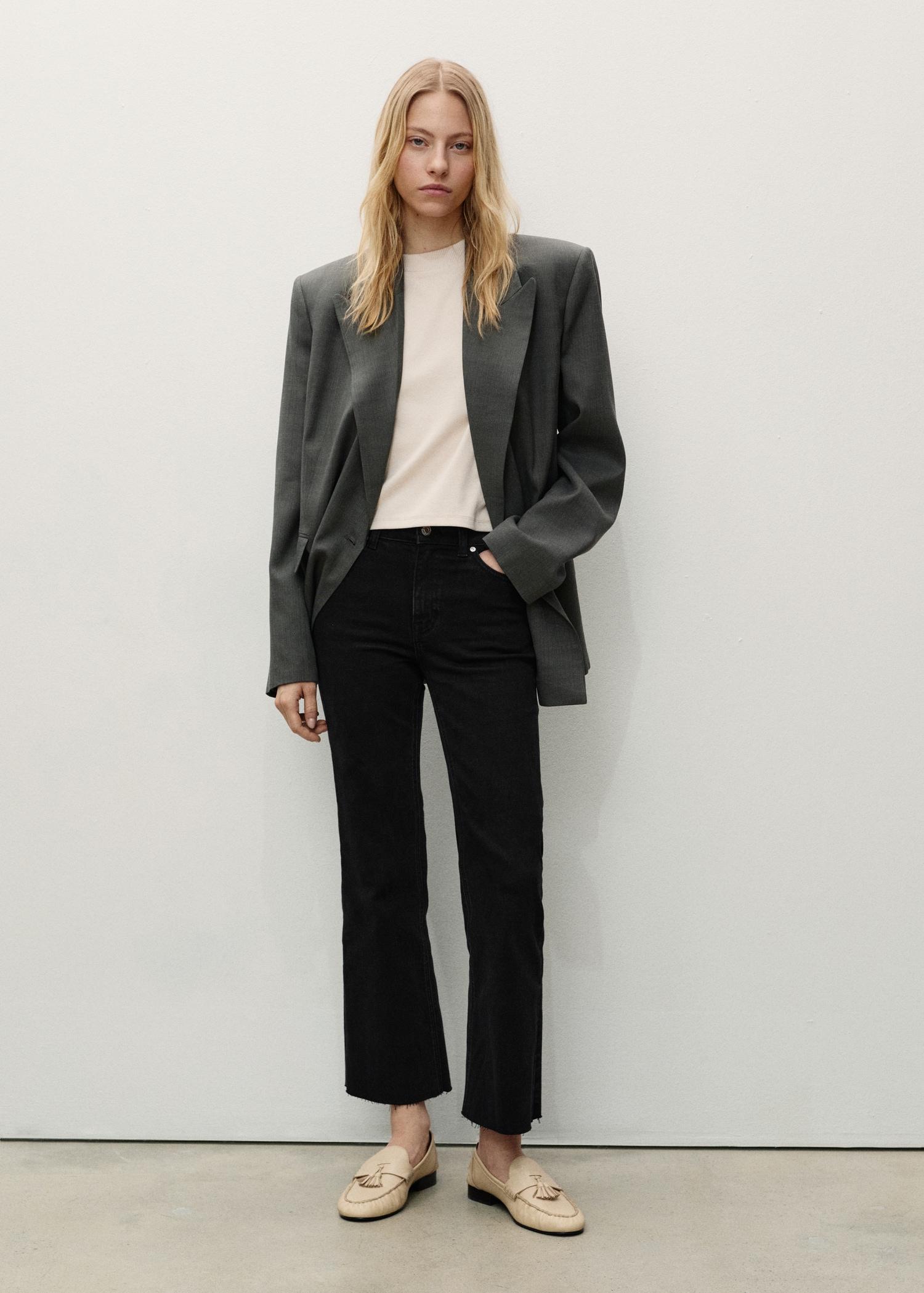 Sienna flared cropped jeans - Women | MANGO USA Product Image