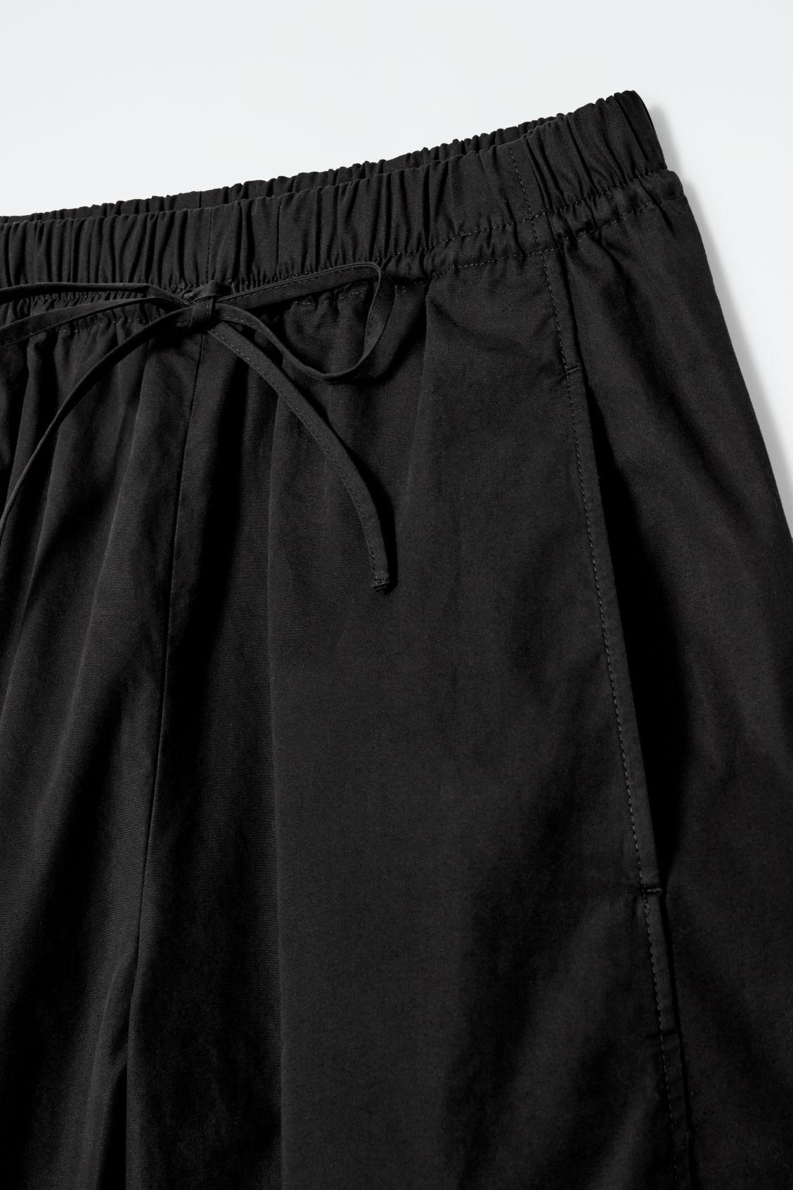 UTILITY BARREL-LEG PANTS Product Image