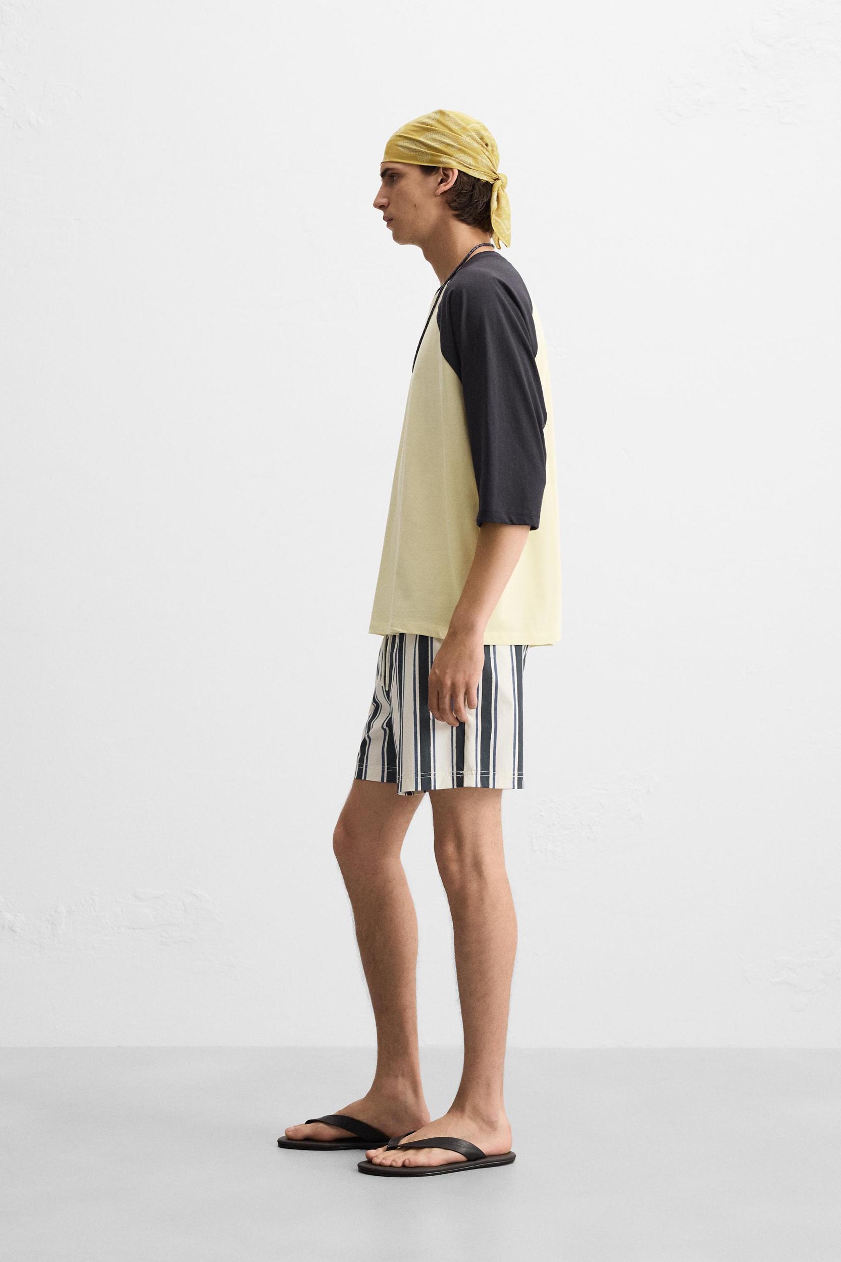 CONTRAST SLEEVE T-SHIRT Product Image