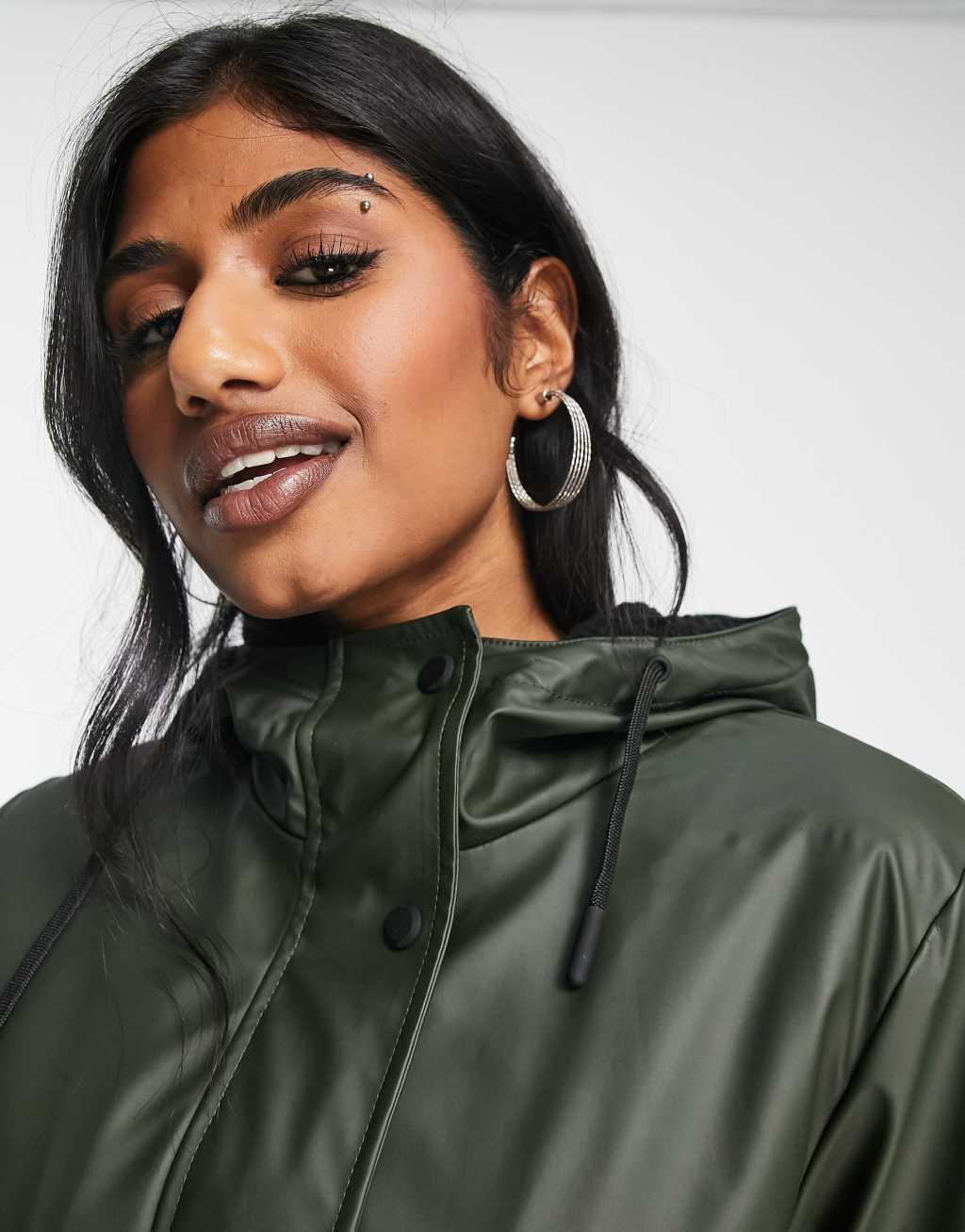 Only raincoat with hood Product Image