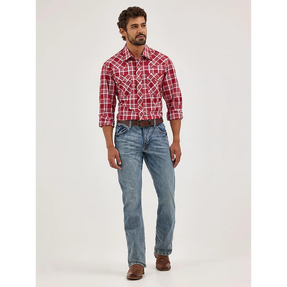 Men's Wrangler Retro® Slim Fit Bootcut Jean in Greeley Product Image