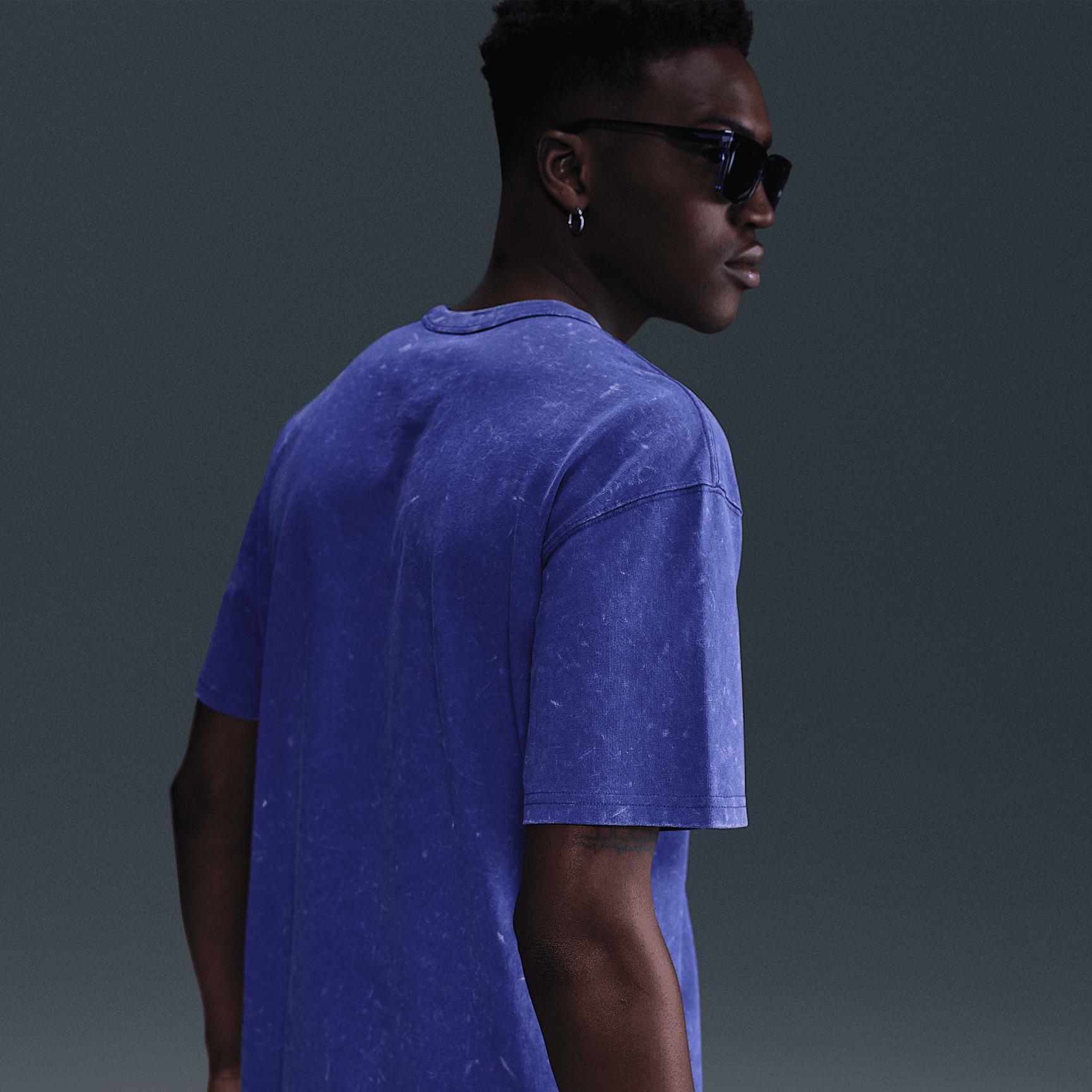 Nike Sportswear Premium Essentials Men's Max90 T-Shirt Product Image