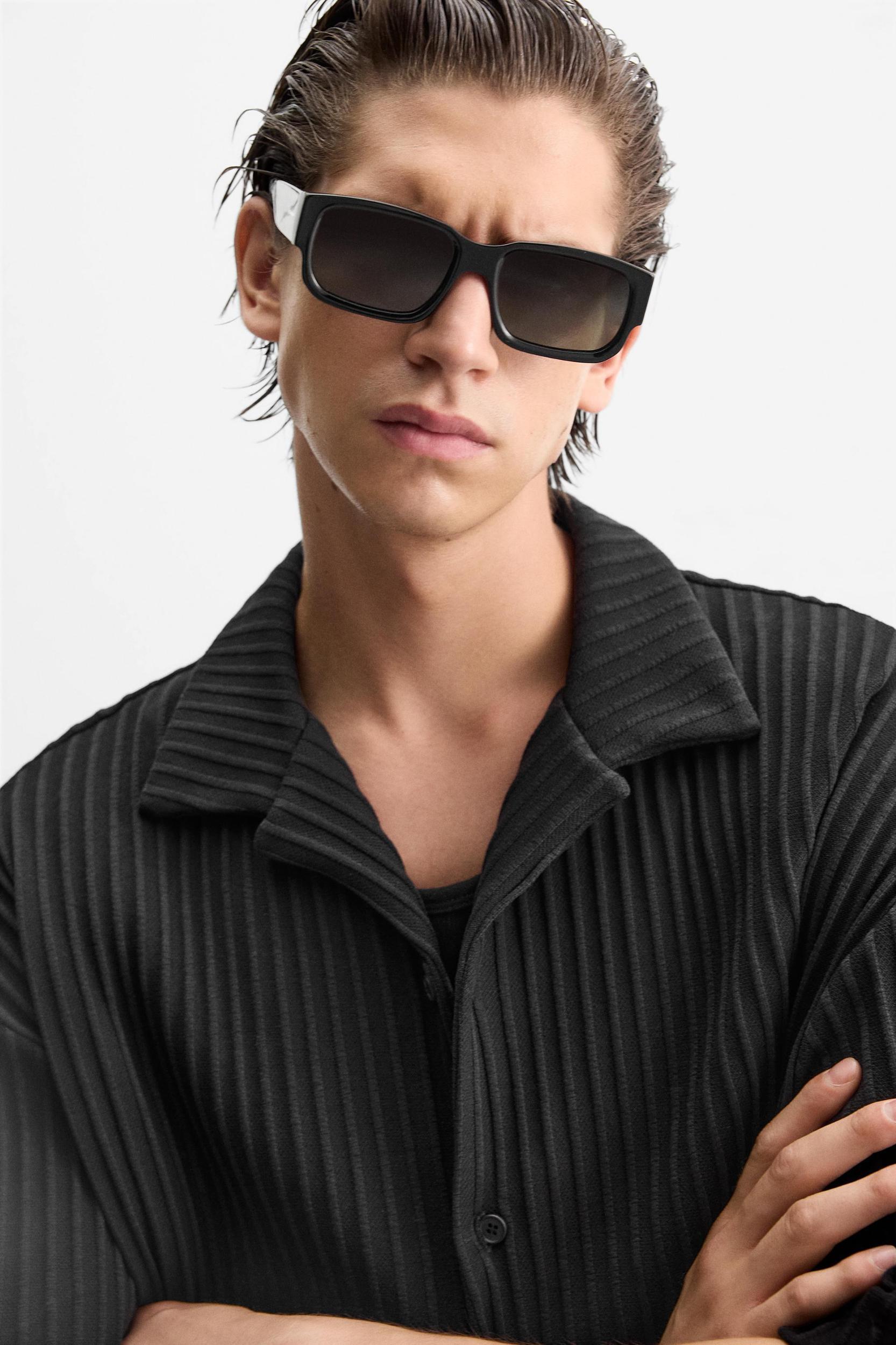 PLEATED SHIRT Product Image