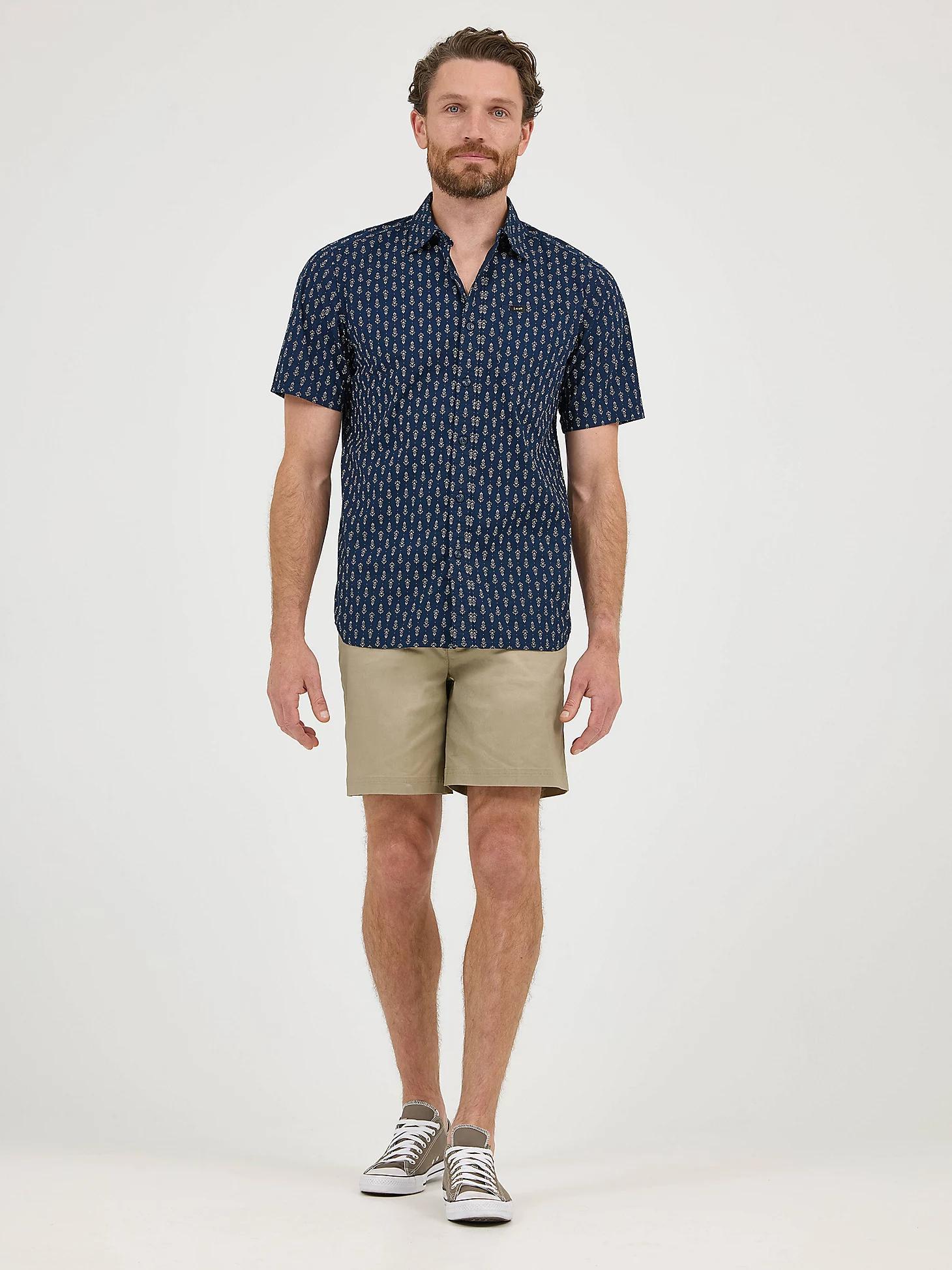 Men's Extreme Motion All Purpose Short Sleeve Print Button Down Shirt | Men's Tops & Tees | Lee® Product Image