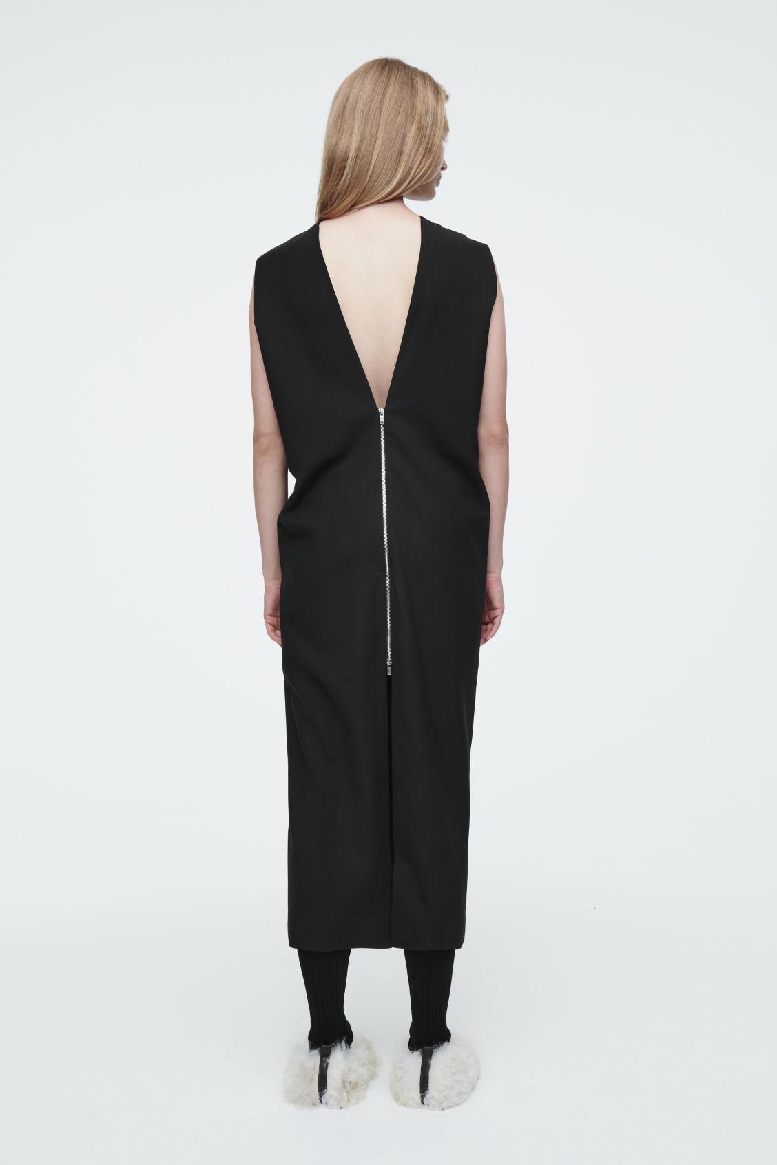 THE SLEEVELESS TAILORED WOOL DRESS Product Image