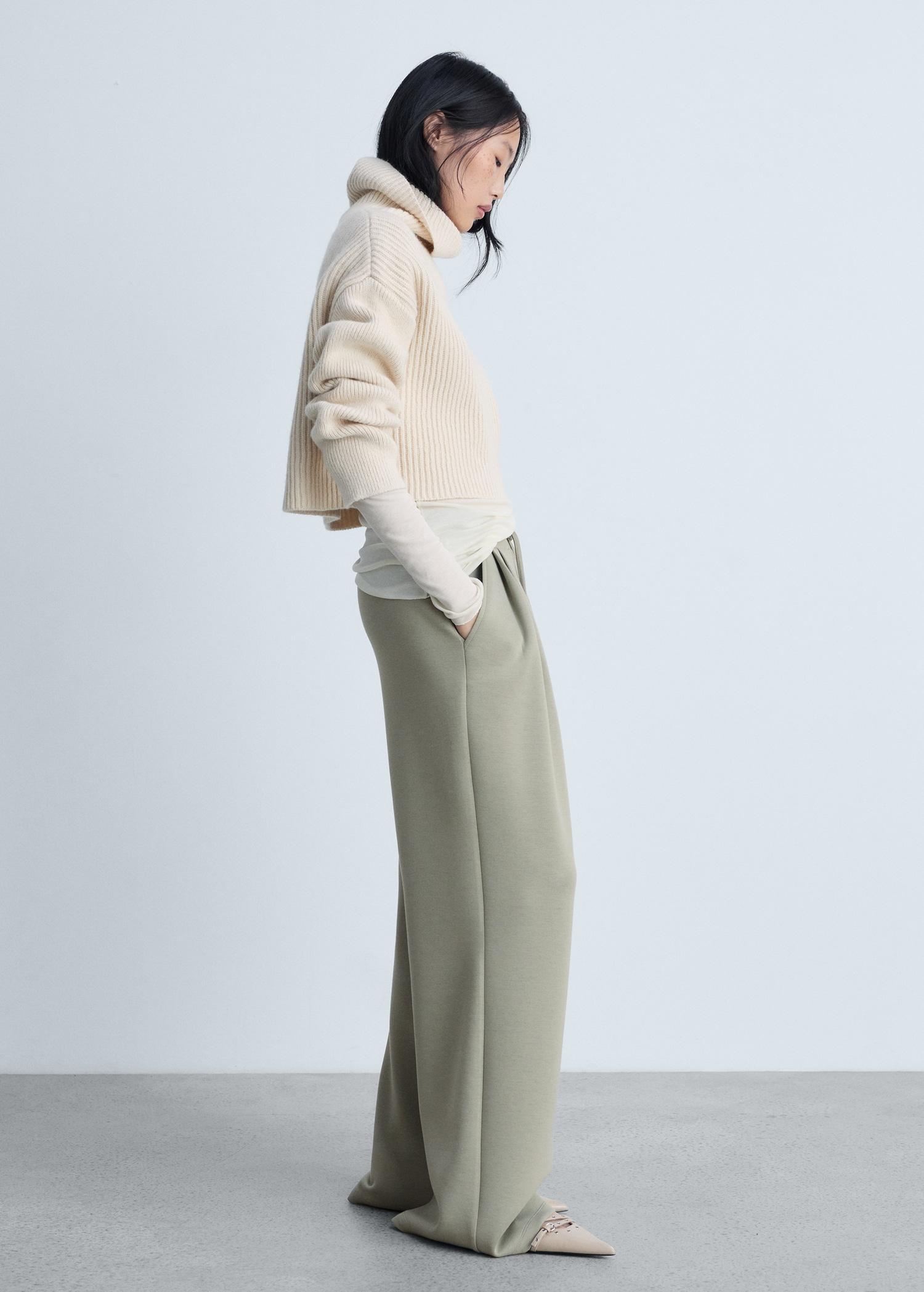 Wide-leg pleated jogger pants - Women | MANGO USA Product Image