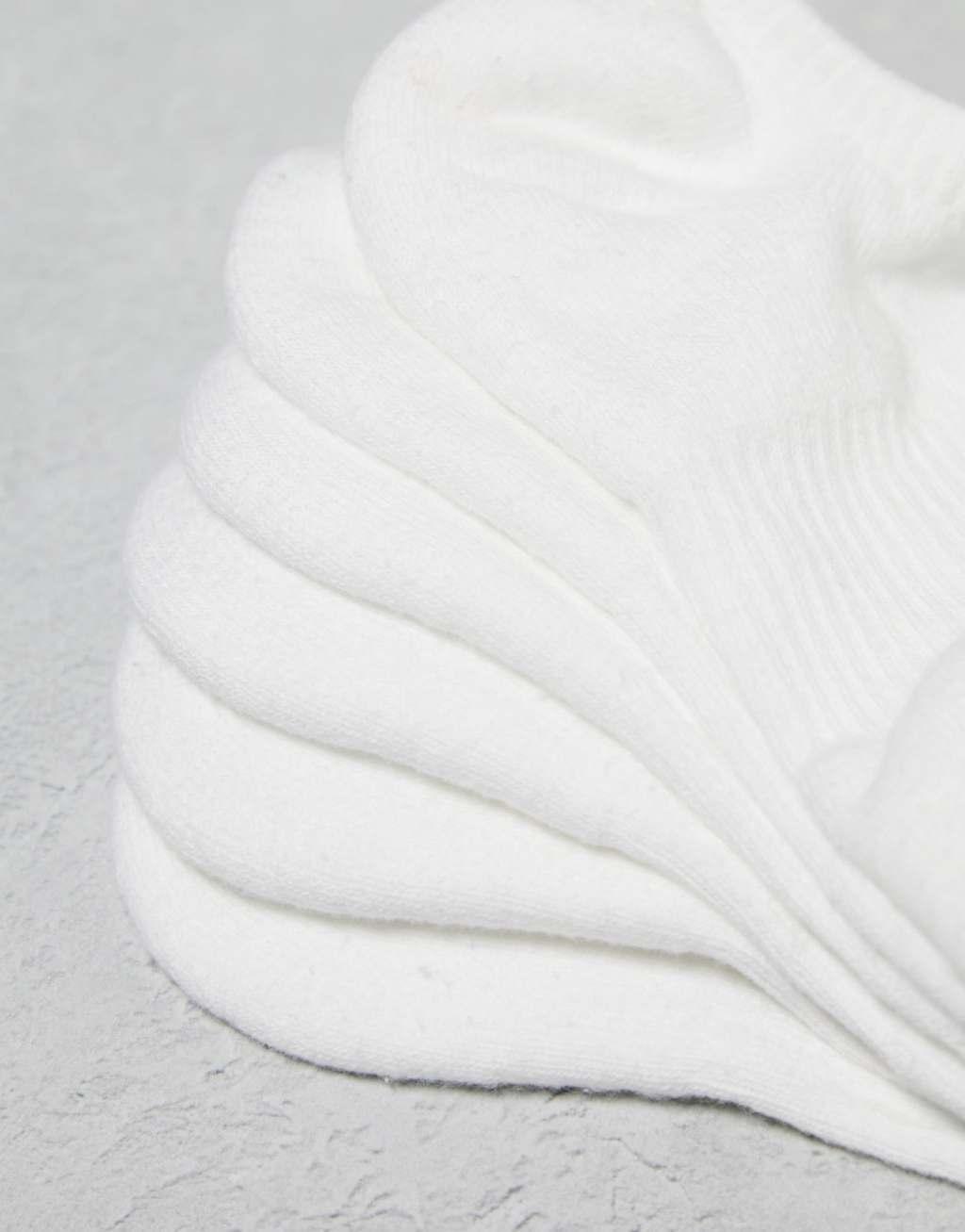 Nike Training Everyday Plus Cushioned 6-pack sneaker socks in white Product Image