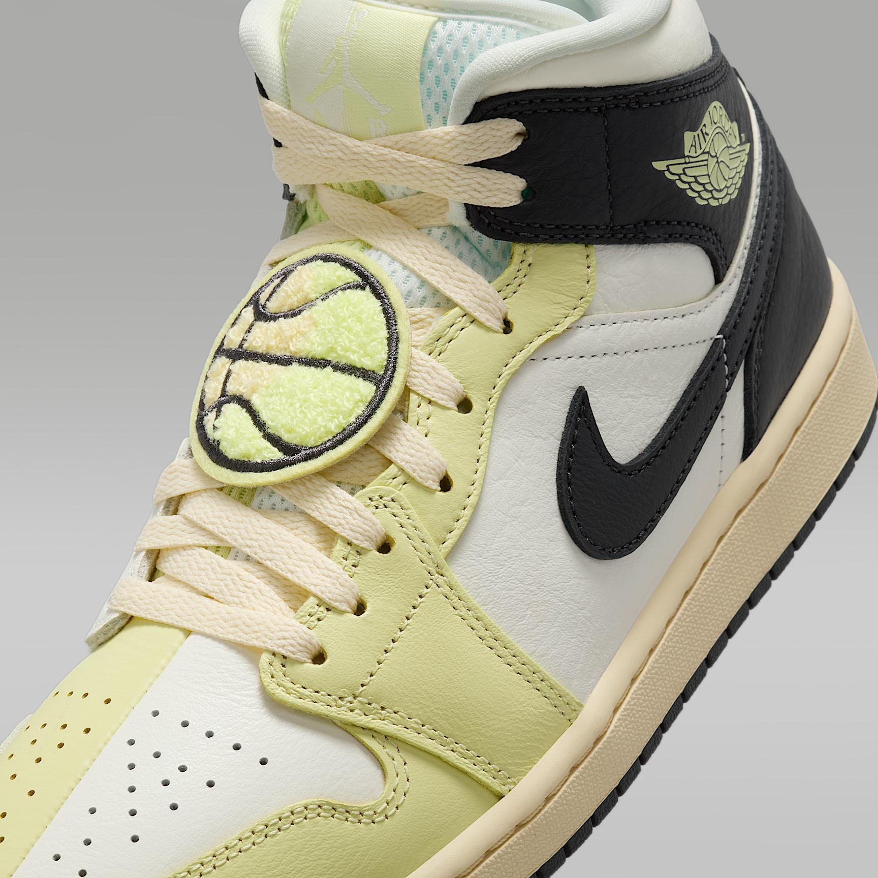 Air Jordan 1 Mid SE Women's Shoes Product Image