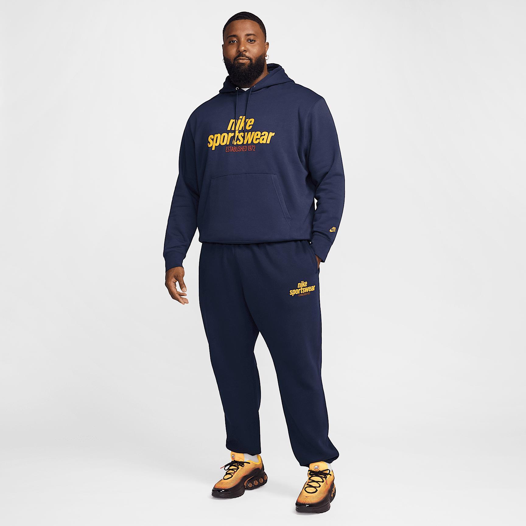 Nike Club Men's Fleece Pants Product Image
