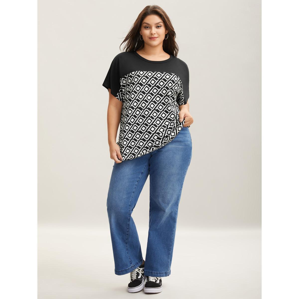 Plus Size Geometric Print Spliced Crew Neck T-Shirt Black Women Casual Contrast Round Neck Everyday T-shirts BloomChic 18-20/2X Product Image
