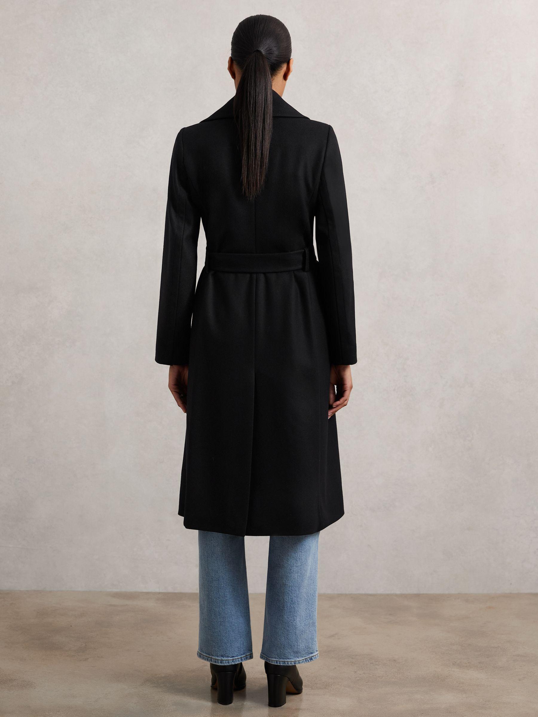 Coat in Black Product Image