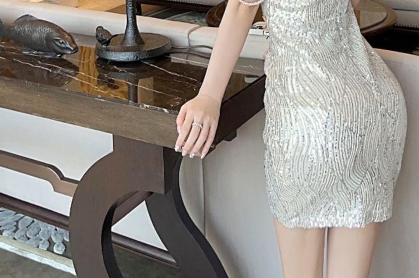 Sleeveless One Shoulder Plain Sequin Cutout Beaded Mini Sheath Cocktail Dress Product Image