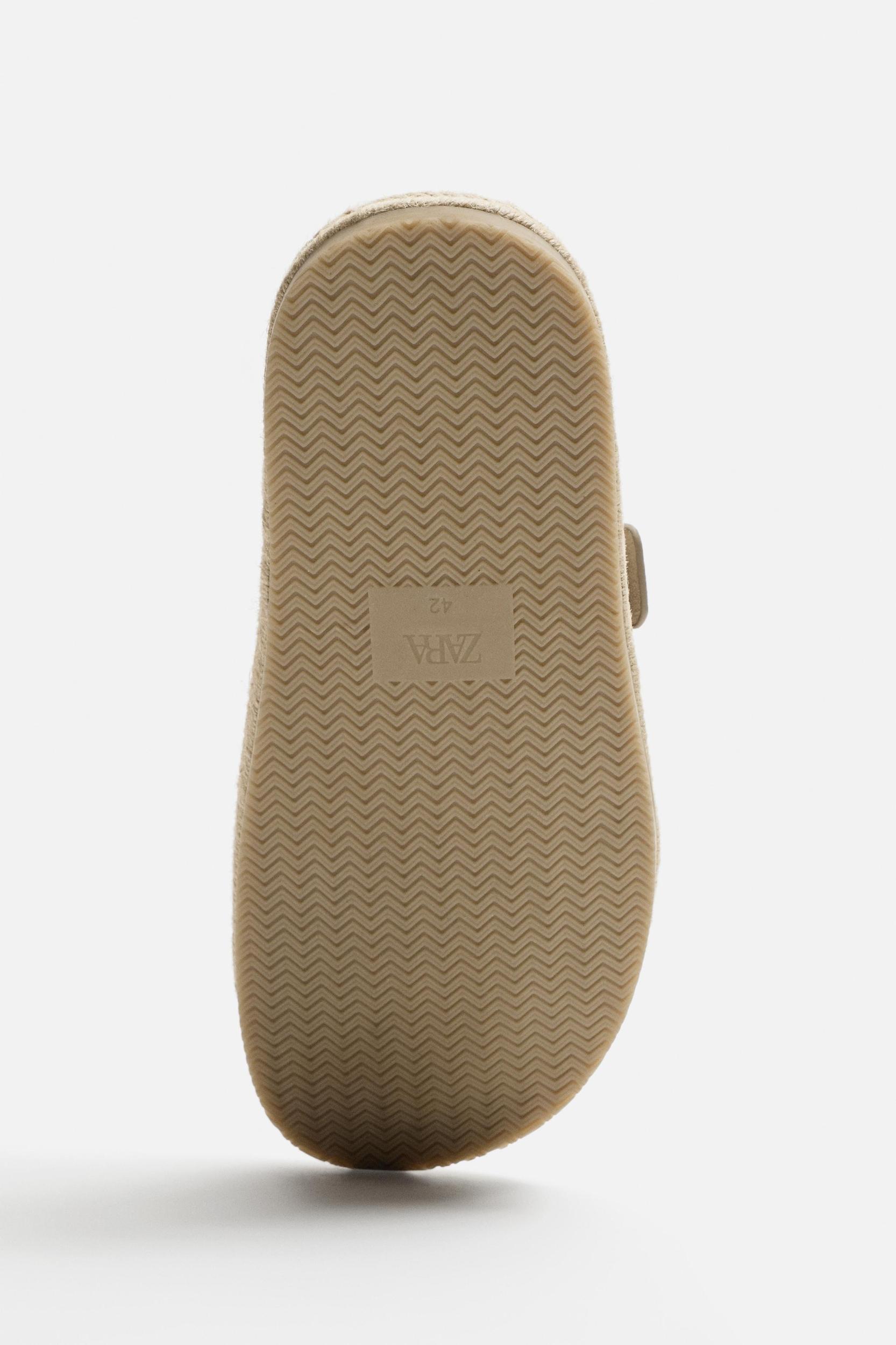 DOUBLE STRAP LEATHER SANDALS Product Image