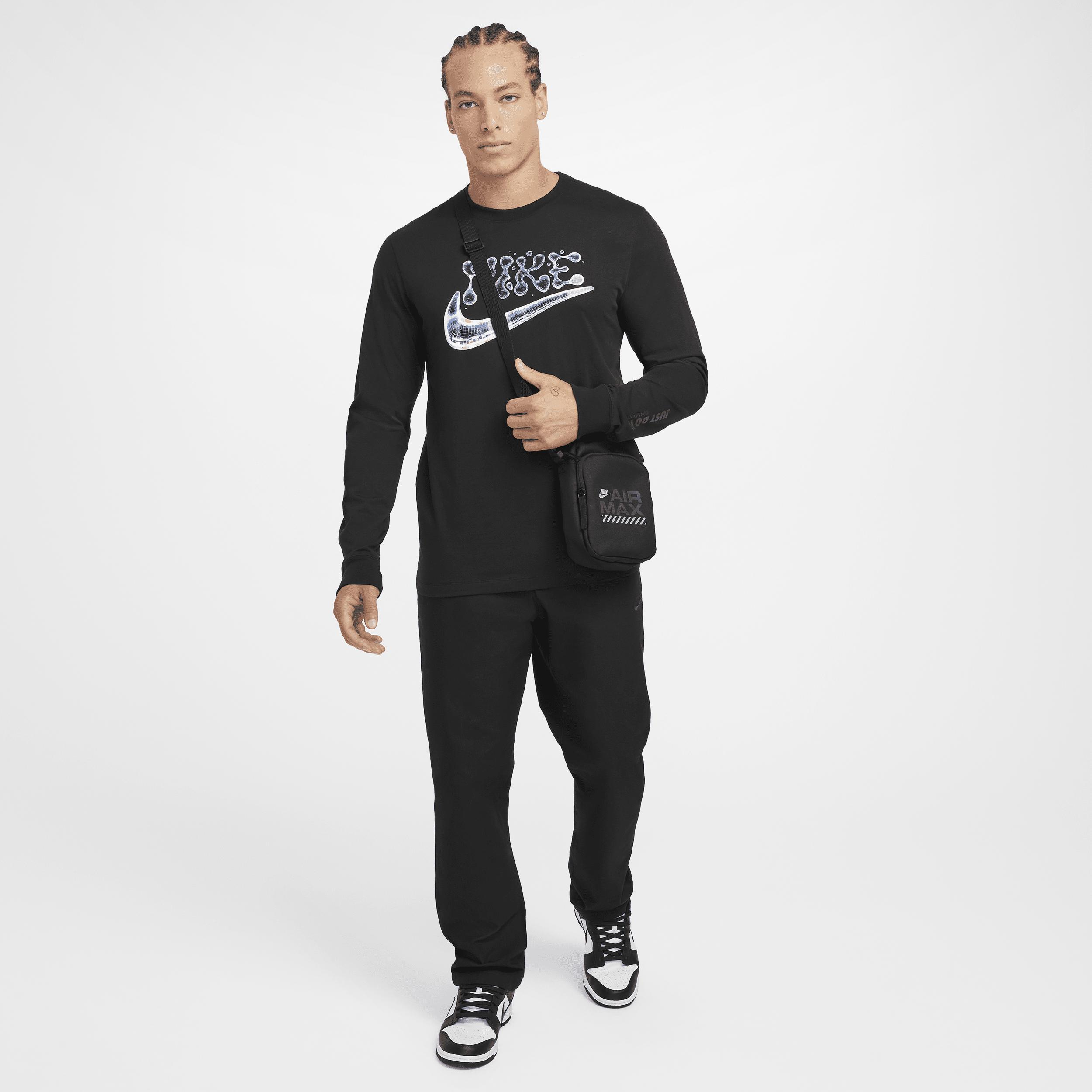 Nike Sportswear Club Long-Sleeve T-Shirt Product Image