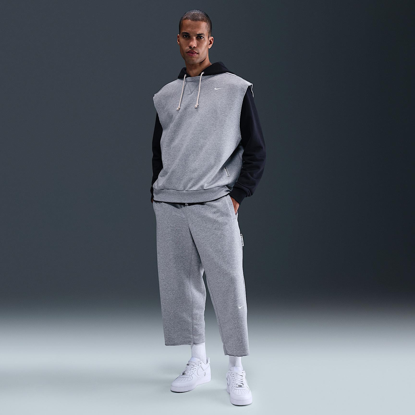 Nike Standard Issue Men's Dri-FIT 7/8-Length Basketball Pants Product Image