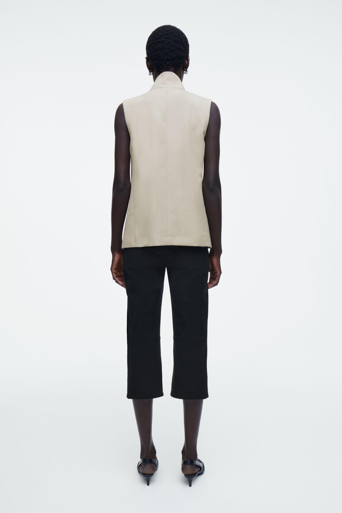 LONGLINE WOOL VEST Product Image