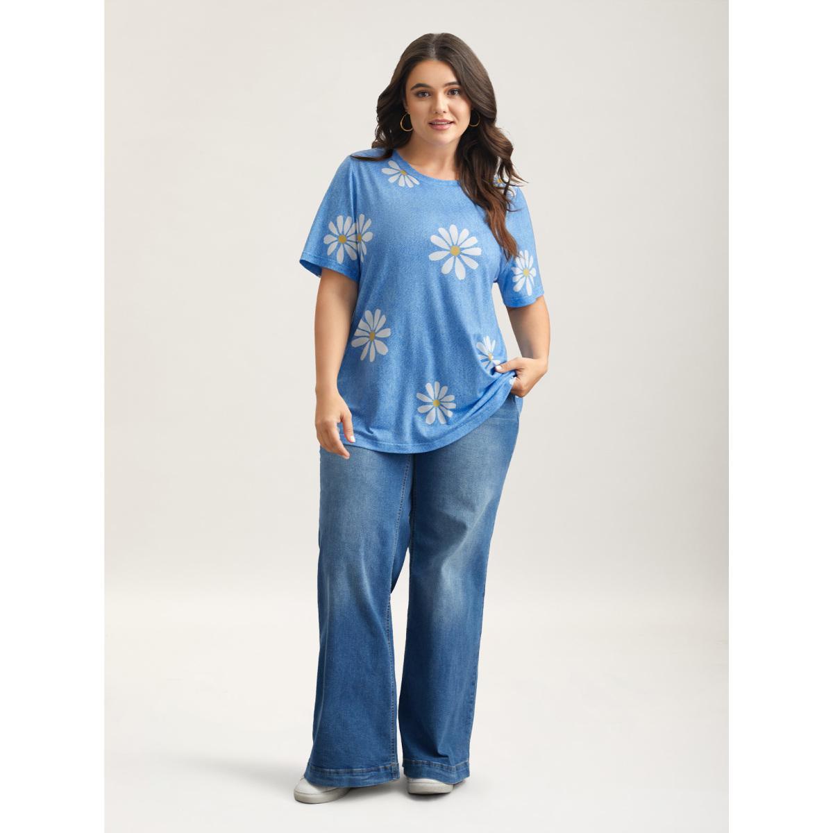 Plus Size Stretchy Floral Print Round Neck T-shirt LightBlue Women Casual Non Natural Flowers Round Neck Everyday T-shirts BloomChic 14-16/1X Product Image