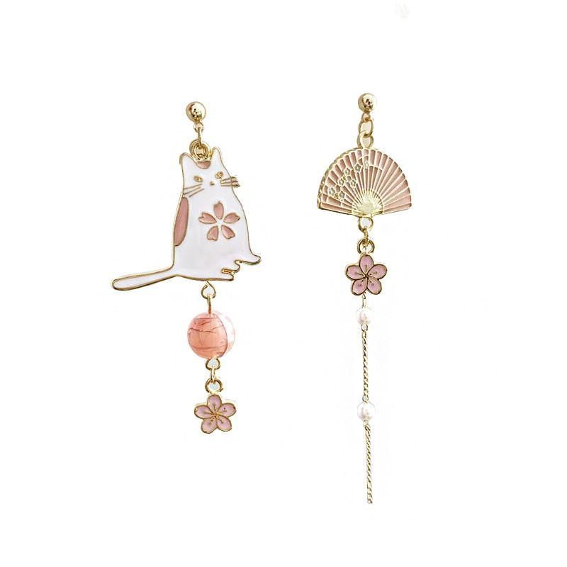 925 Sterling Silver Cat Fan Dangle Earring Product Image