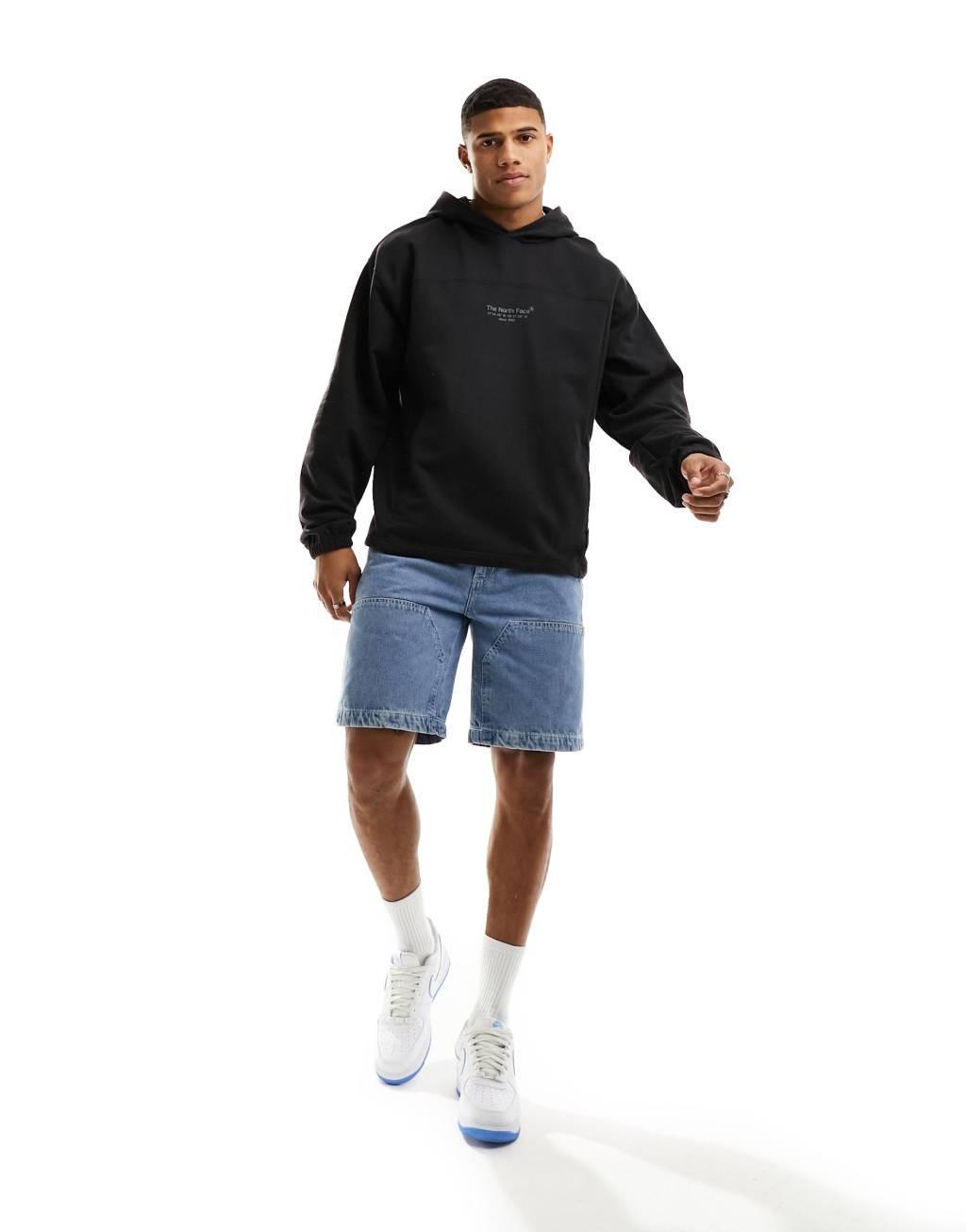 The North Face Stratus hoodie in black Product Image
