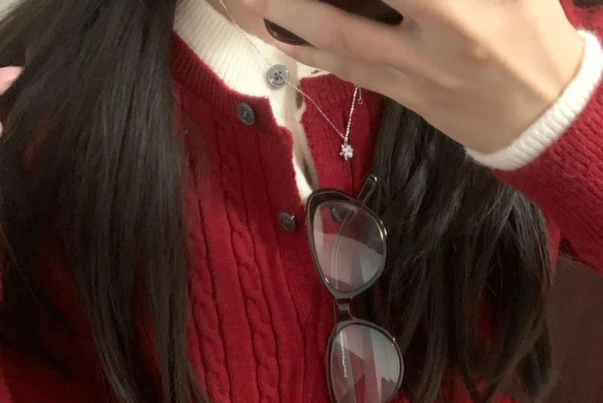 Mock Two-Piece Round Neck Two Tone Cable Knit Cardigan Product Image