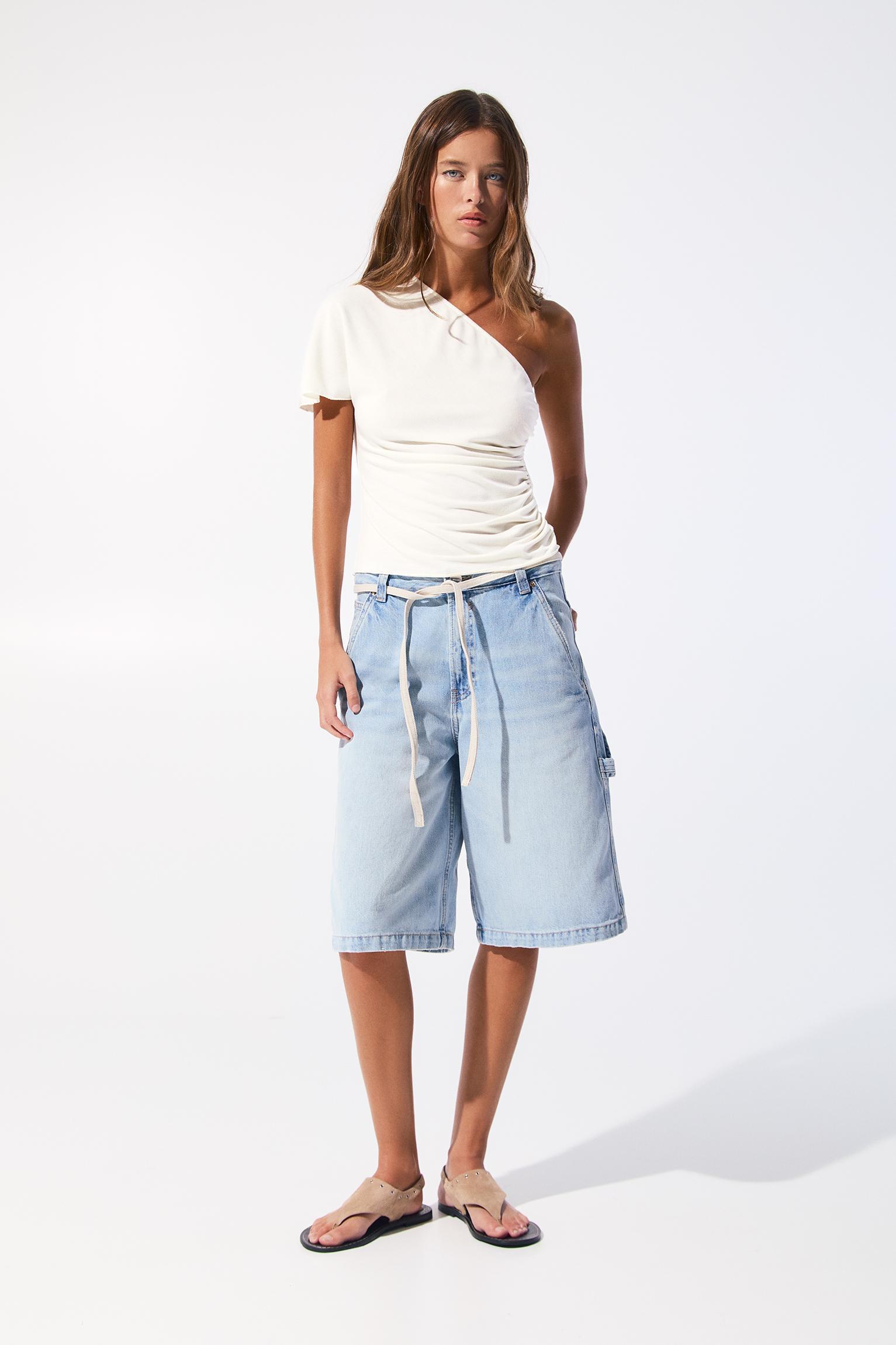 Gathered asymmetric top Product Image