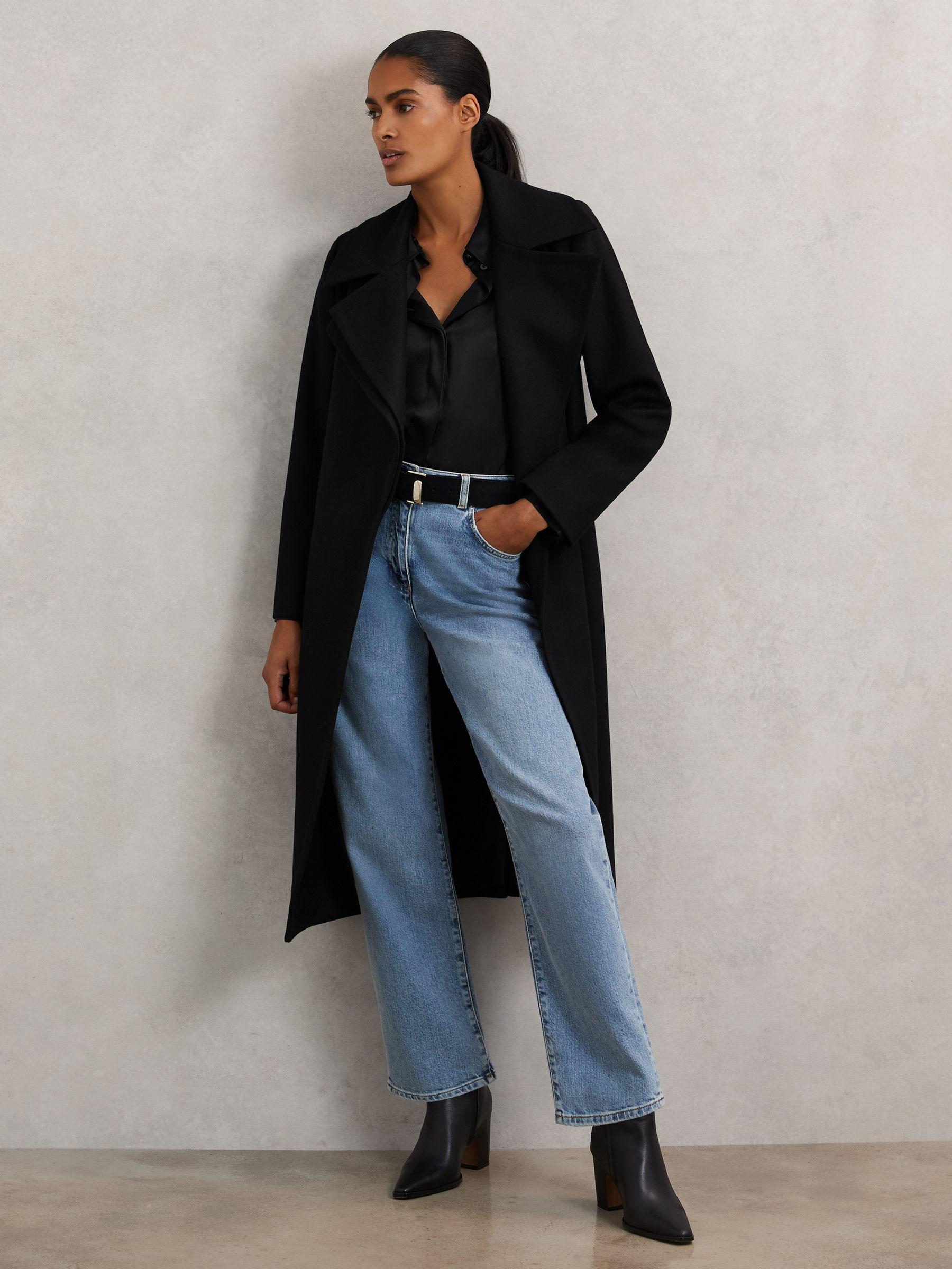 Coat in Black Product Image
